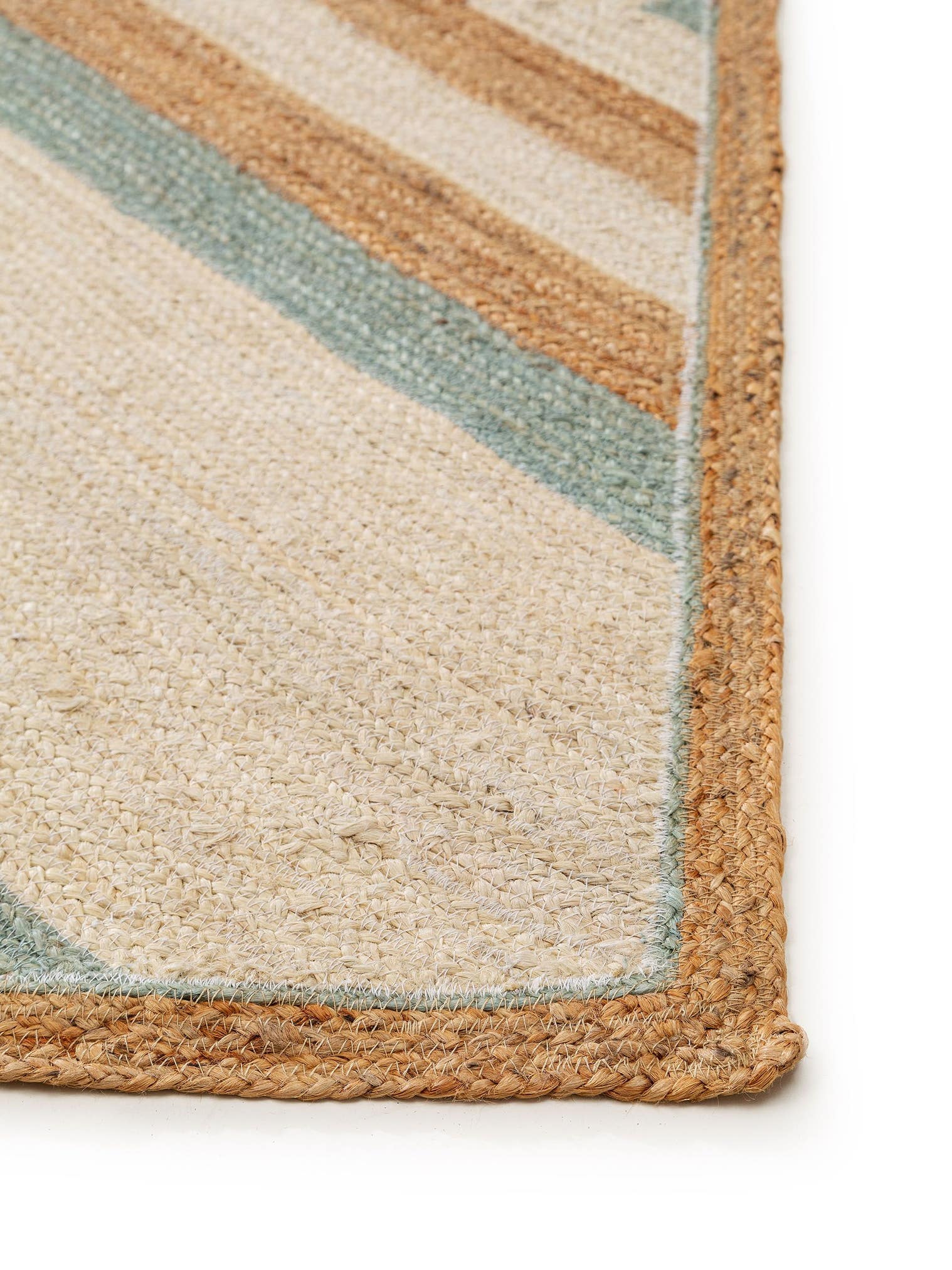 Tapijt van 100% Jute in Beige met een 1- 5 mm hoge pool van Lytte