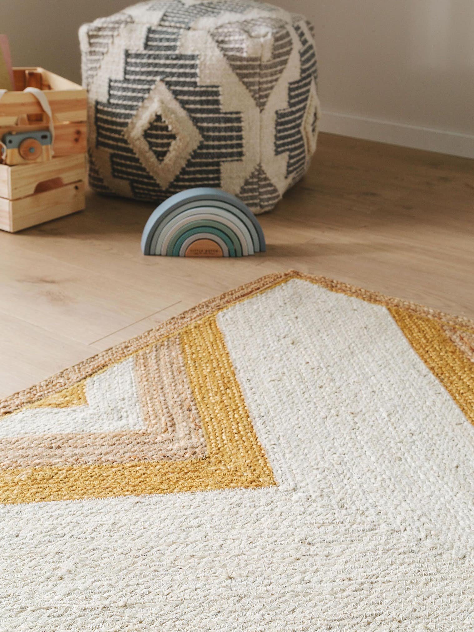 Matta av 100% Jute i Beige med 1- 5 mm hög lugg från Lytte