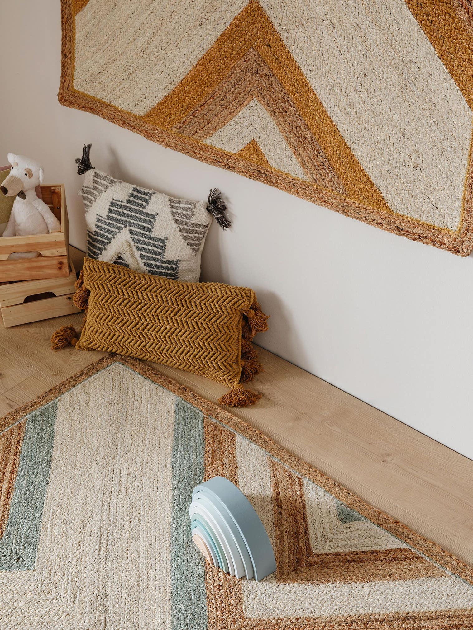 Matta av 100% Jute i Beige med 1- 5 mm hög lugg från Lytte