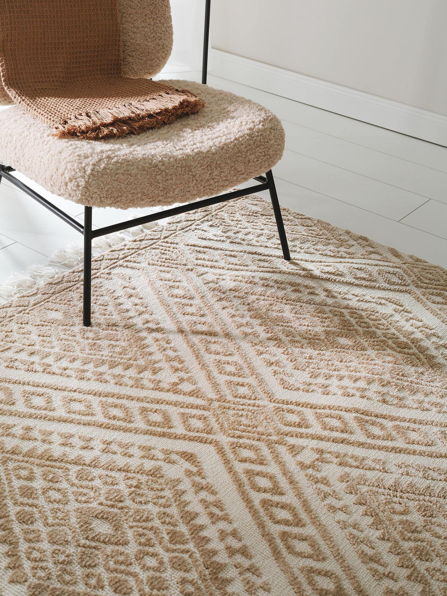 Rug made of 100% Polyester (Microfiber) in Beige with a 6 - 10 mm high pile by benuta Nest