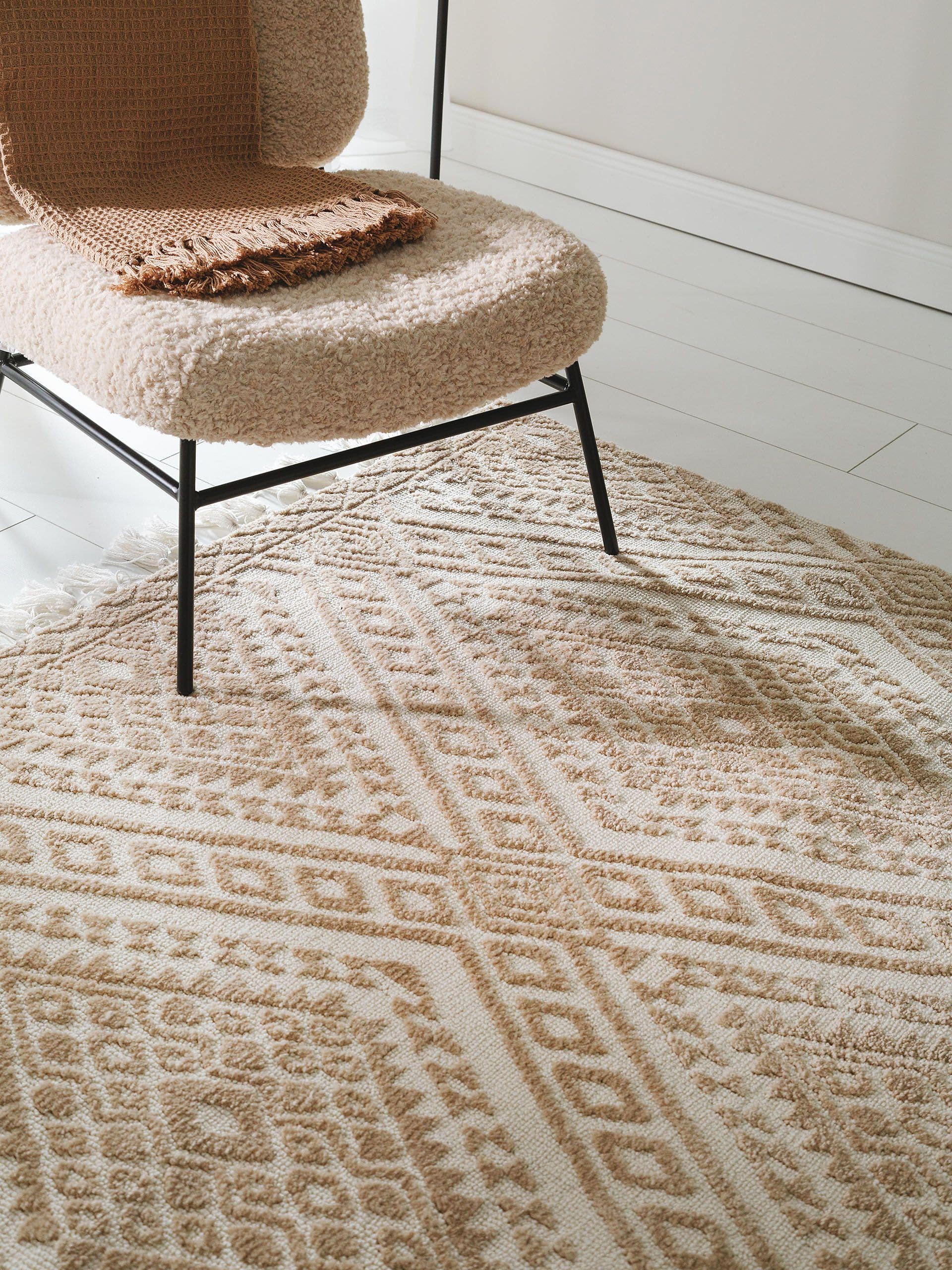 Rug made of 100% Polyester (Microfiber) in Beige with a 6 - 10 mm high pile by benuta Nest