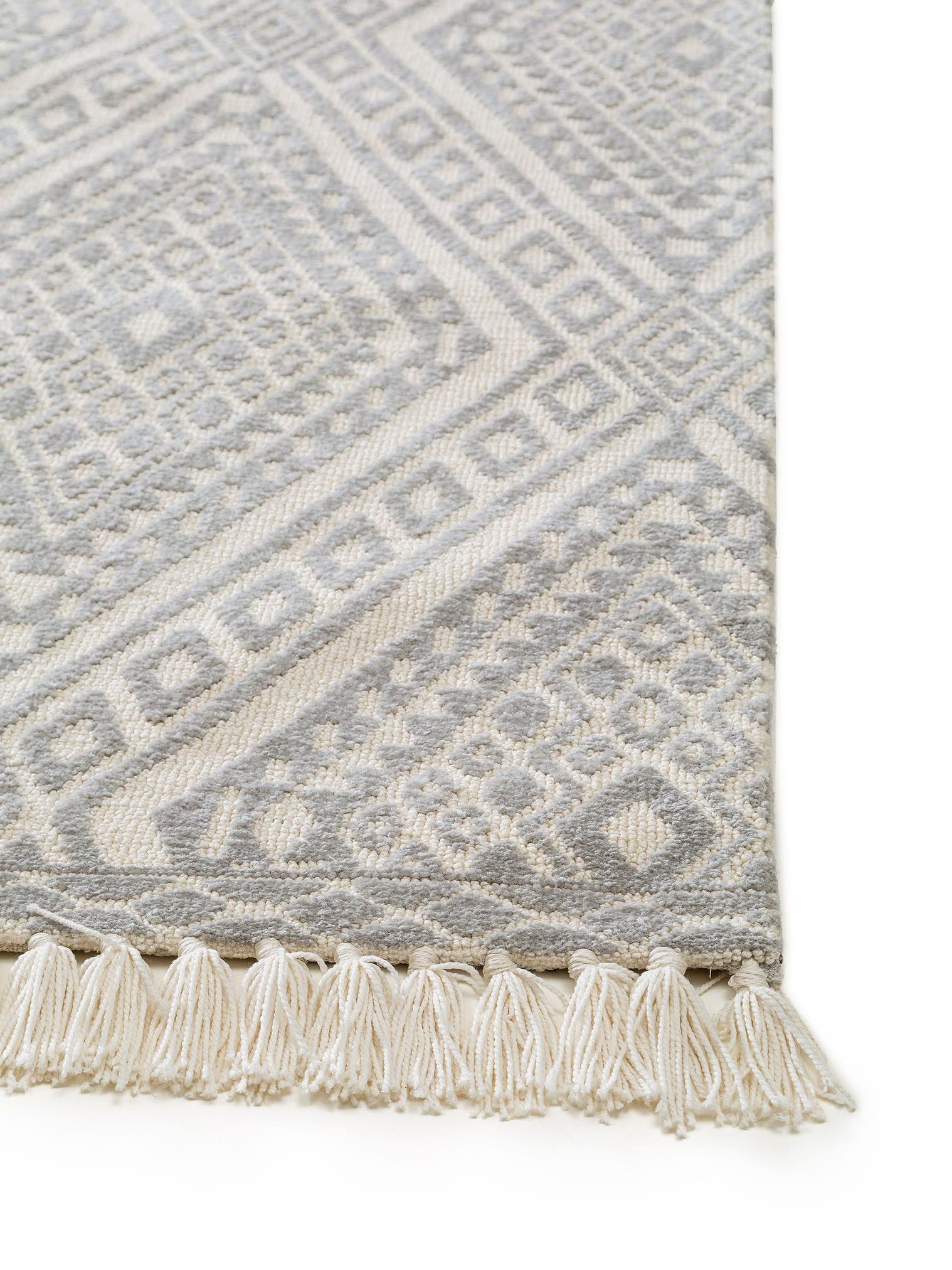 Teppich aus 100% Polyester (Mikrofaser) in Grau mit 6 bis 10 mm hohem Flor von benuta Nest