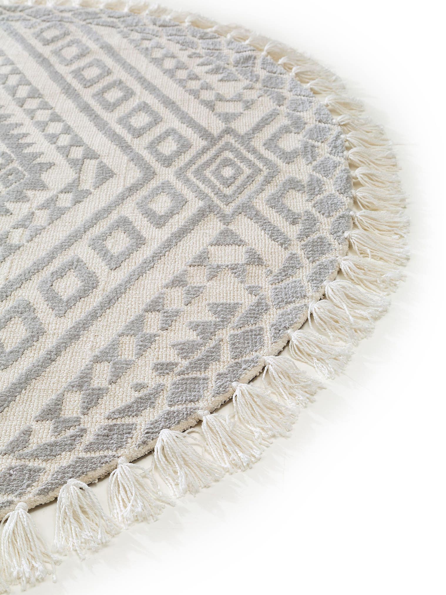 Tapijt van 100% Polyester (microfiber) in Grijs met een 6 - 10 mm hoge pool van benuta Nest