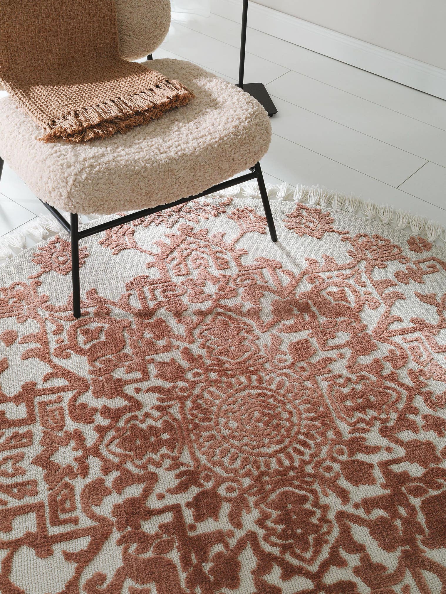 Rug made of 100% Polyester (Microfiber) in Red with a 6 - 10 mm high pile by benuta Nest
