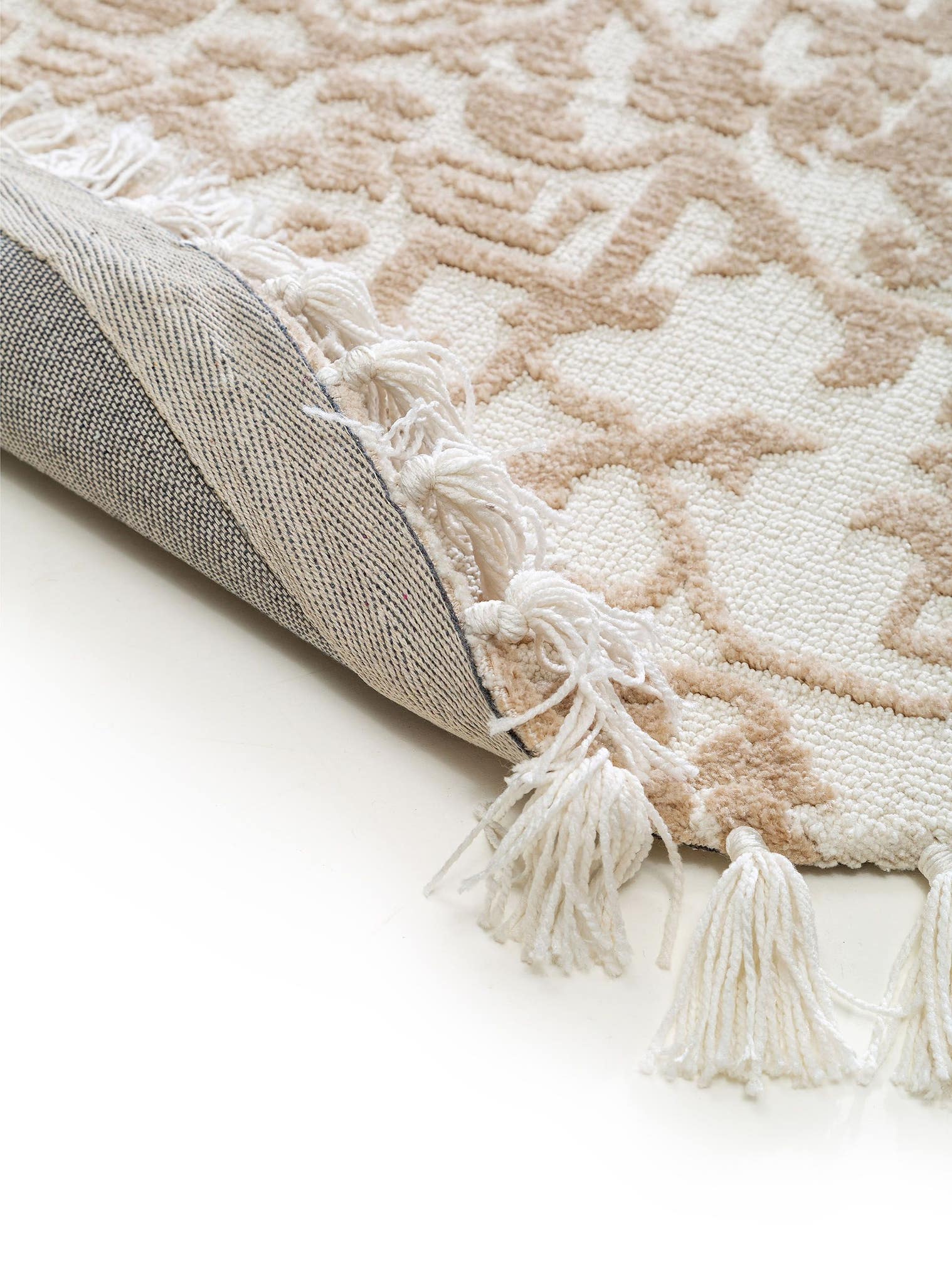 Rug made of 100% Polyester (Microfiber) in Beige with a 6 - 10 mm high pile by benuta Nest