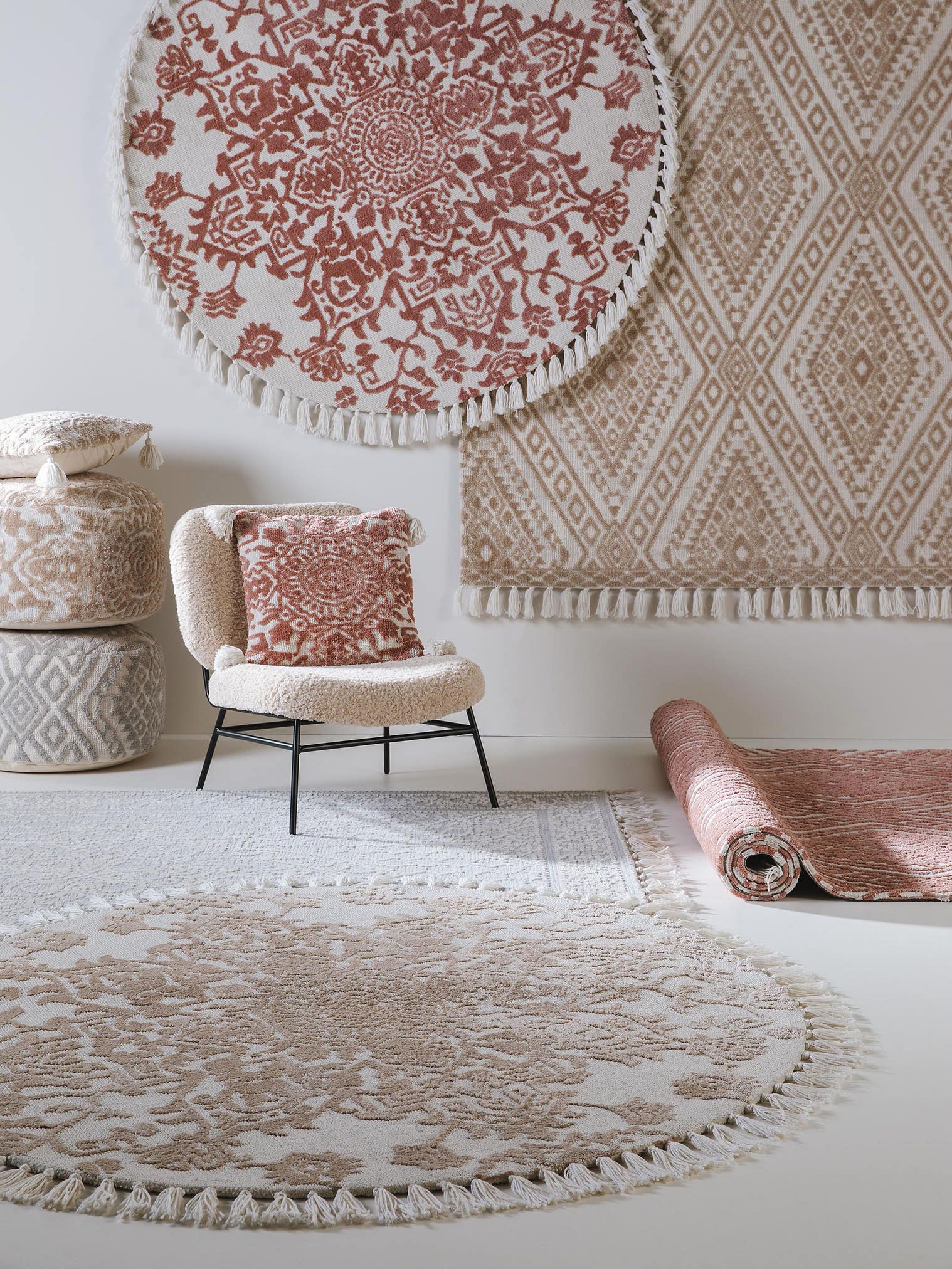 Teppich aus 100% Polyester (Mikrofaser) in Grau mit 6 bis 10 mm hohem Flor von benuta Nest