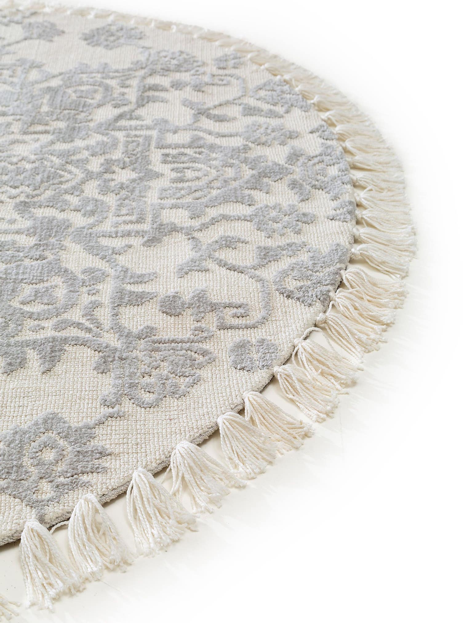 Teppich aus 100% Polyester (Mikrofaser) in Grau mit 6 bis 10 mm hohem Flor von benuta Nest