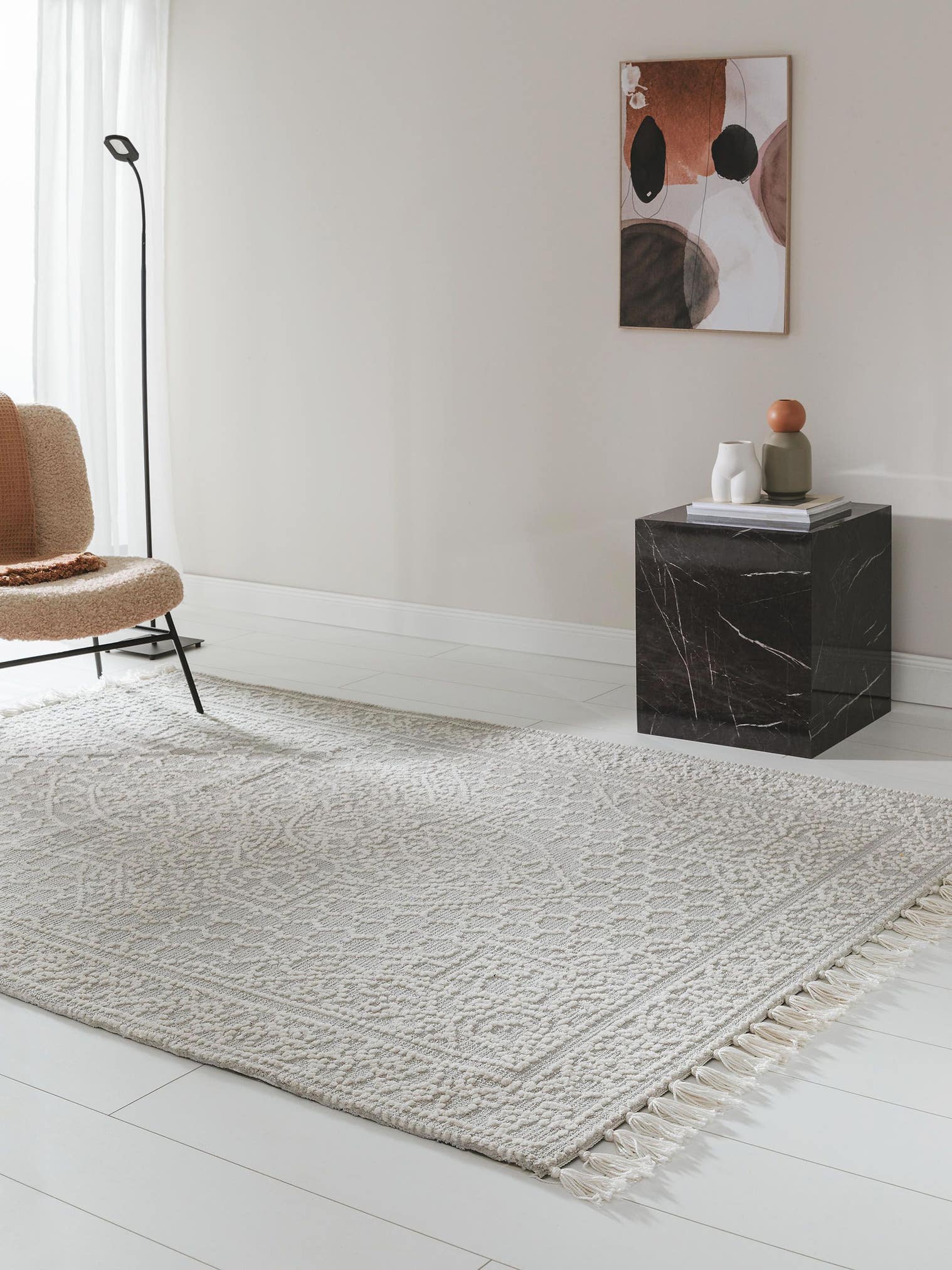 Teppich aus 100% Polyester (Mikrofaser) in Grau mit 6 bis 10 mm hohem Flor von benuta Nest
