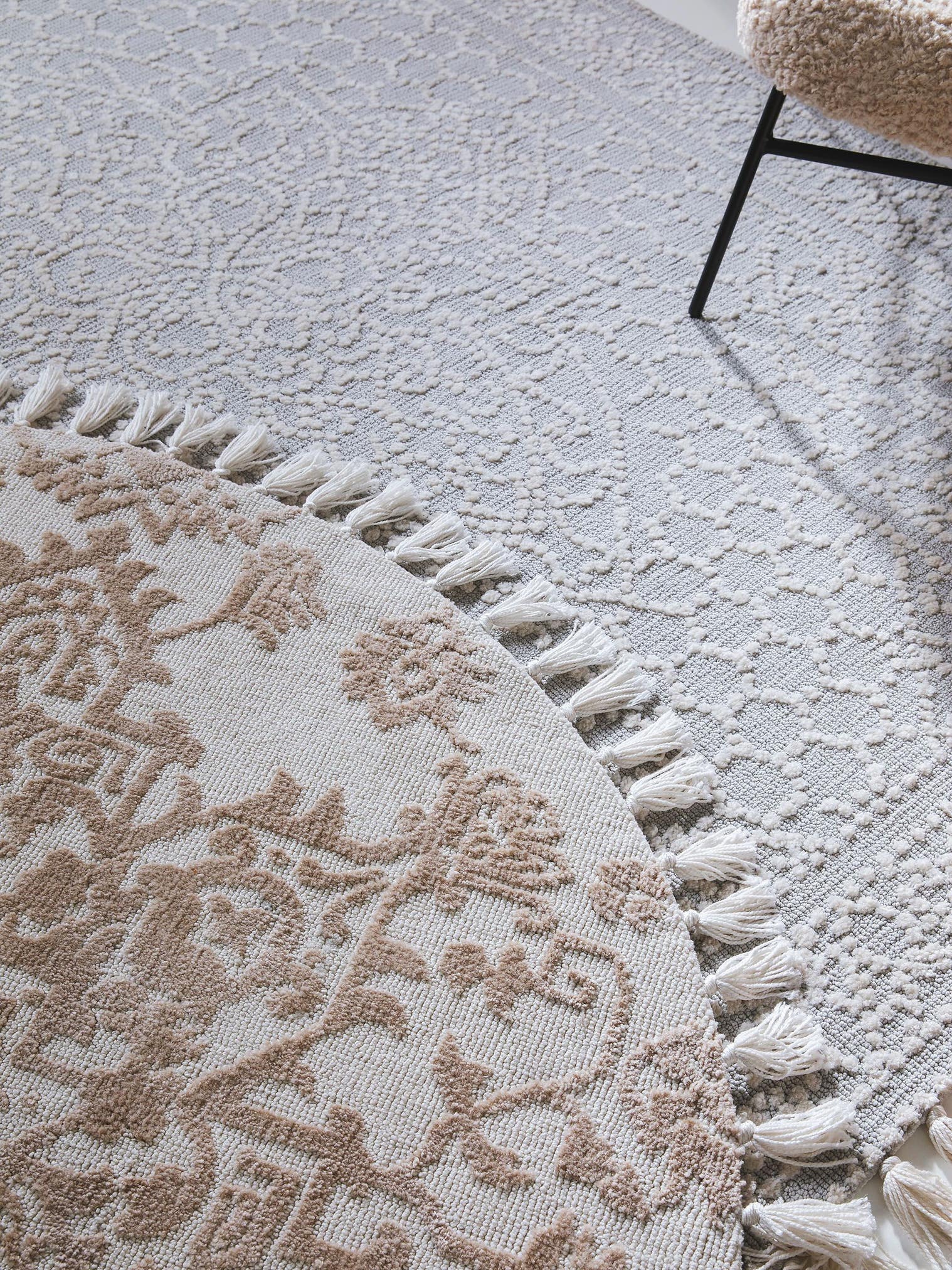 Teppich aus 100% Polyester (Mikrofaser) in Grau mit 6 bis 10 mm hohem Flor von benuta Nest