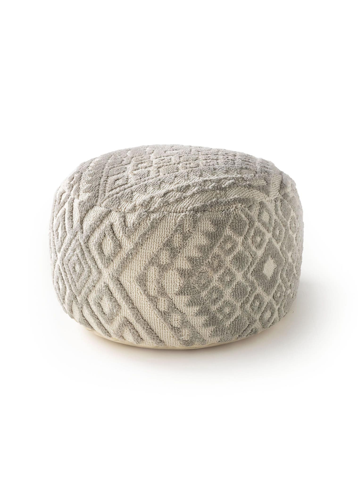 Pouf Elias Grey im Design Ornamental aus 100% Polyester (Microfiber) von benuta Nest