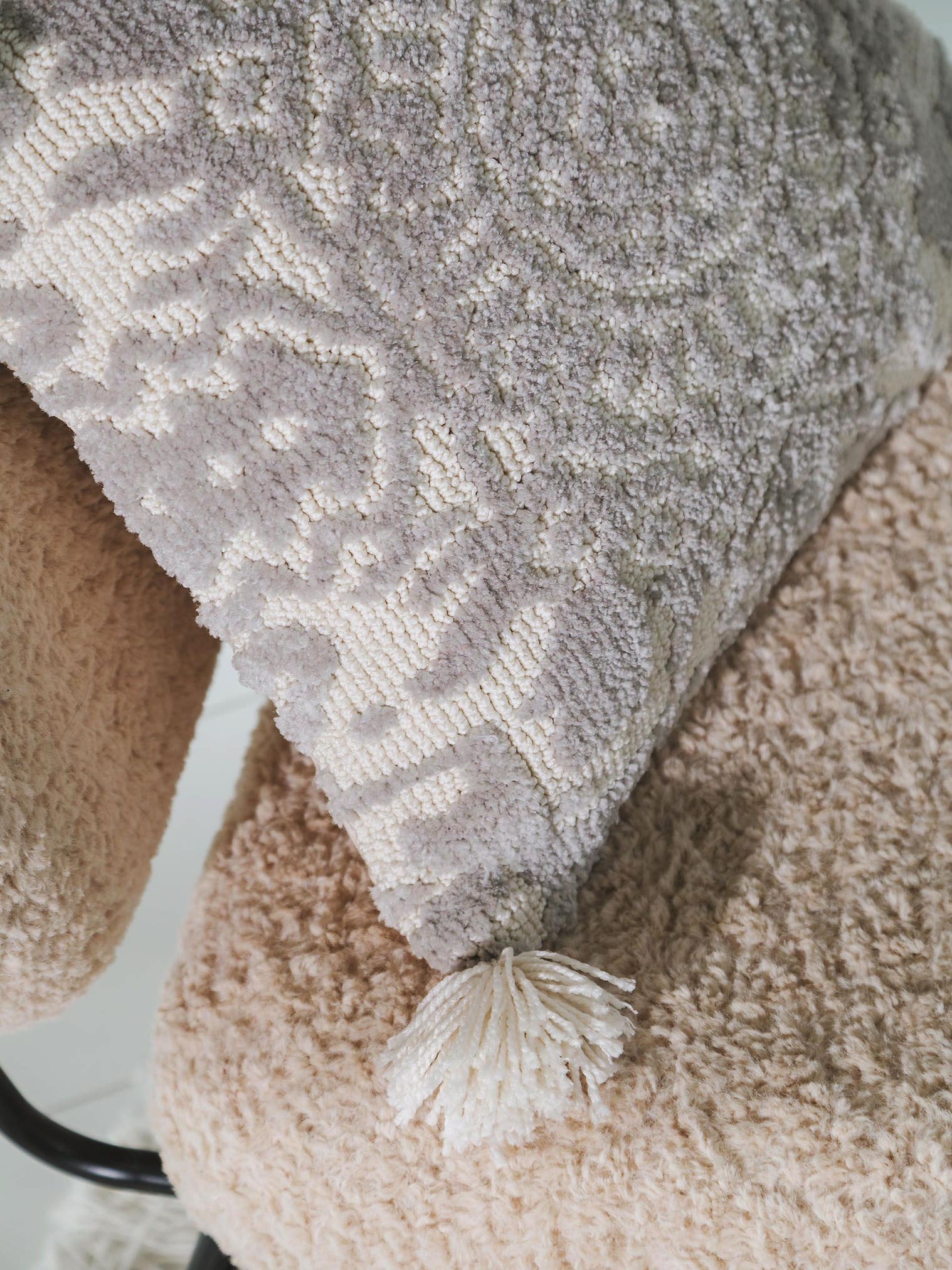 Örngott Elias Grå med Medfransar-design i 60% polyester, 40% Bomull från benuta Nest