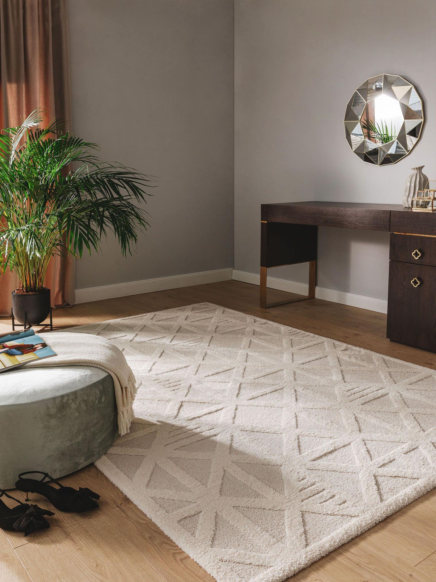 Rug made of 60% Polypropylene, 40% Polyester in Beige with a 11 - 20 mm high pile by benuta Nest