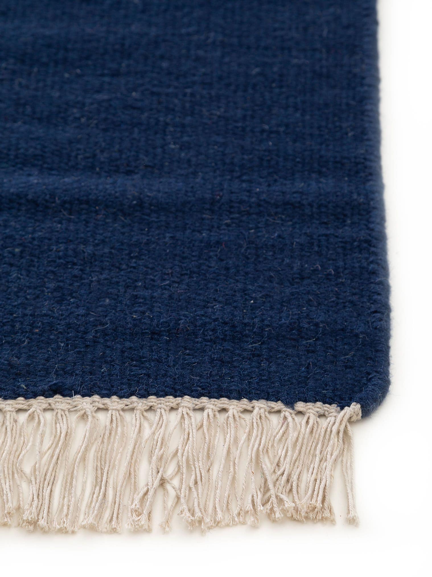 Teppich aus 80% Wolle, 20% Baumwolle in Blau mit bis 5 mm hohem Flor von benuta Pop