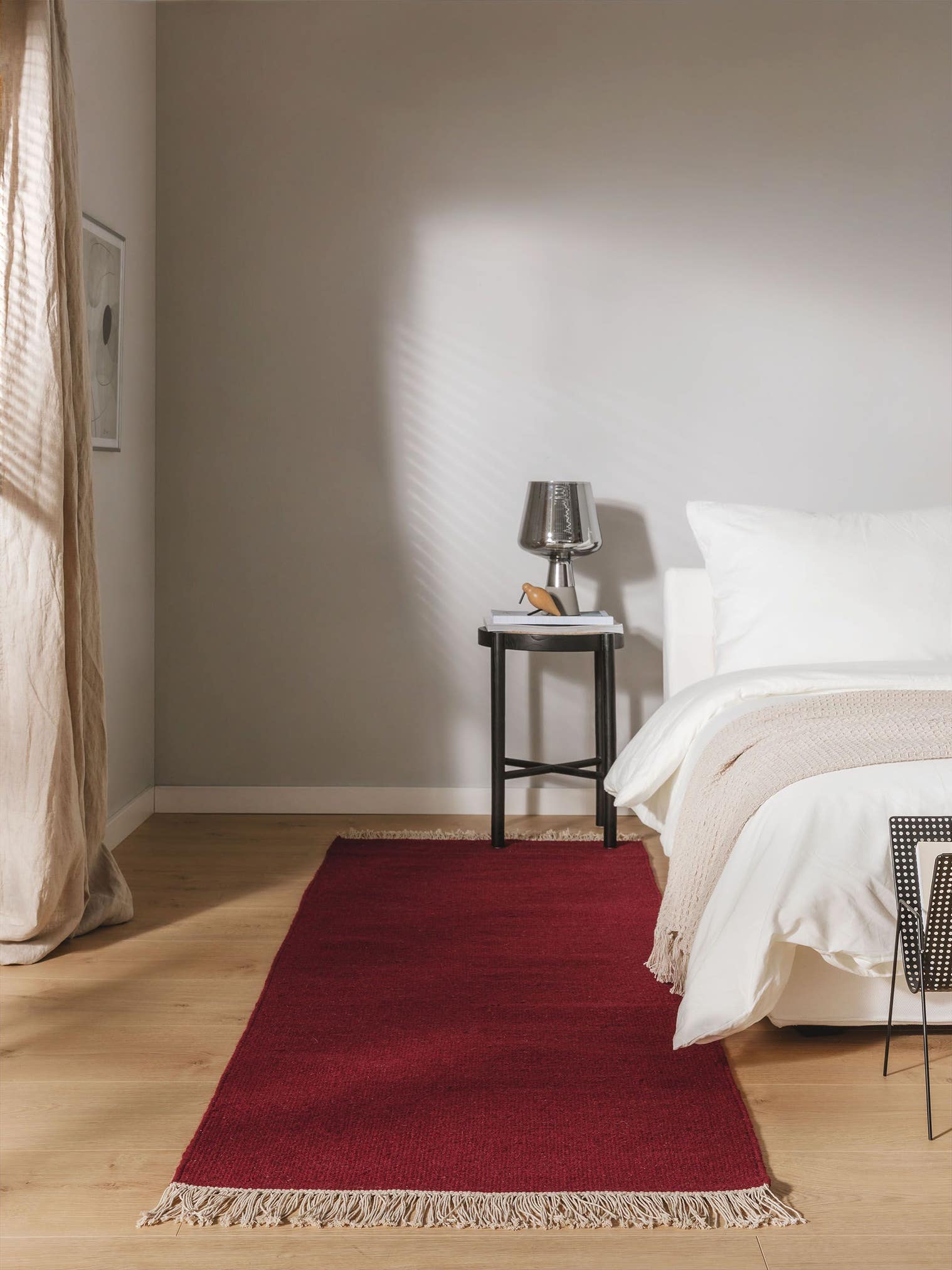 Teppich aus 80% Wolle, 20% Baumwolle in Rot mit bis 5 mm hohem Flor von benuta Pop