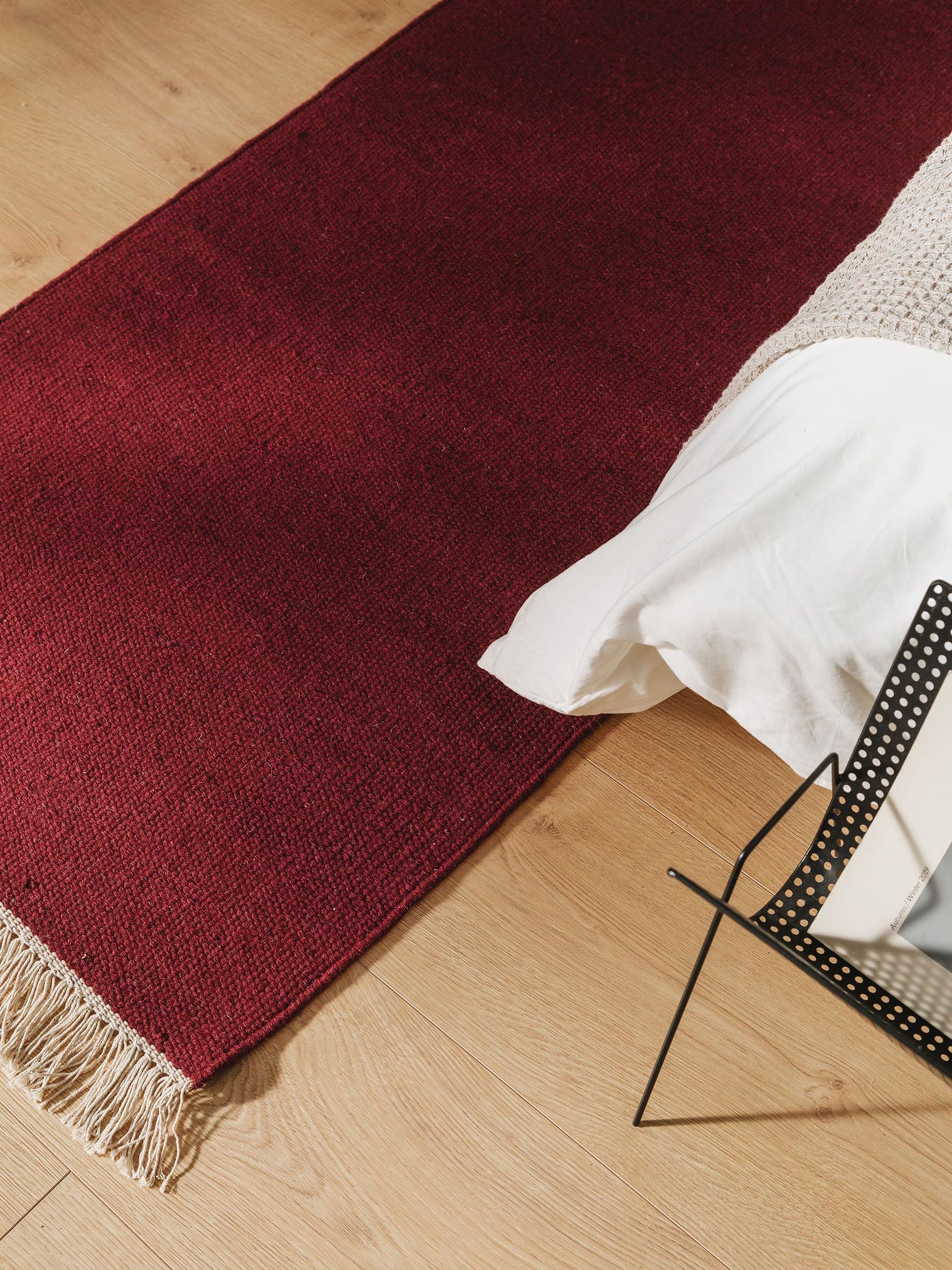 Teppich aus 80% Wolle, 20% Baumwolle in Rot mit bis 5 mm hohem Flor von benuta Pop