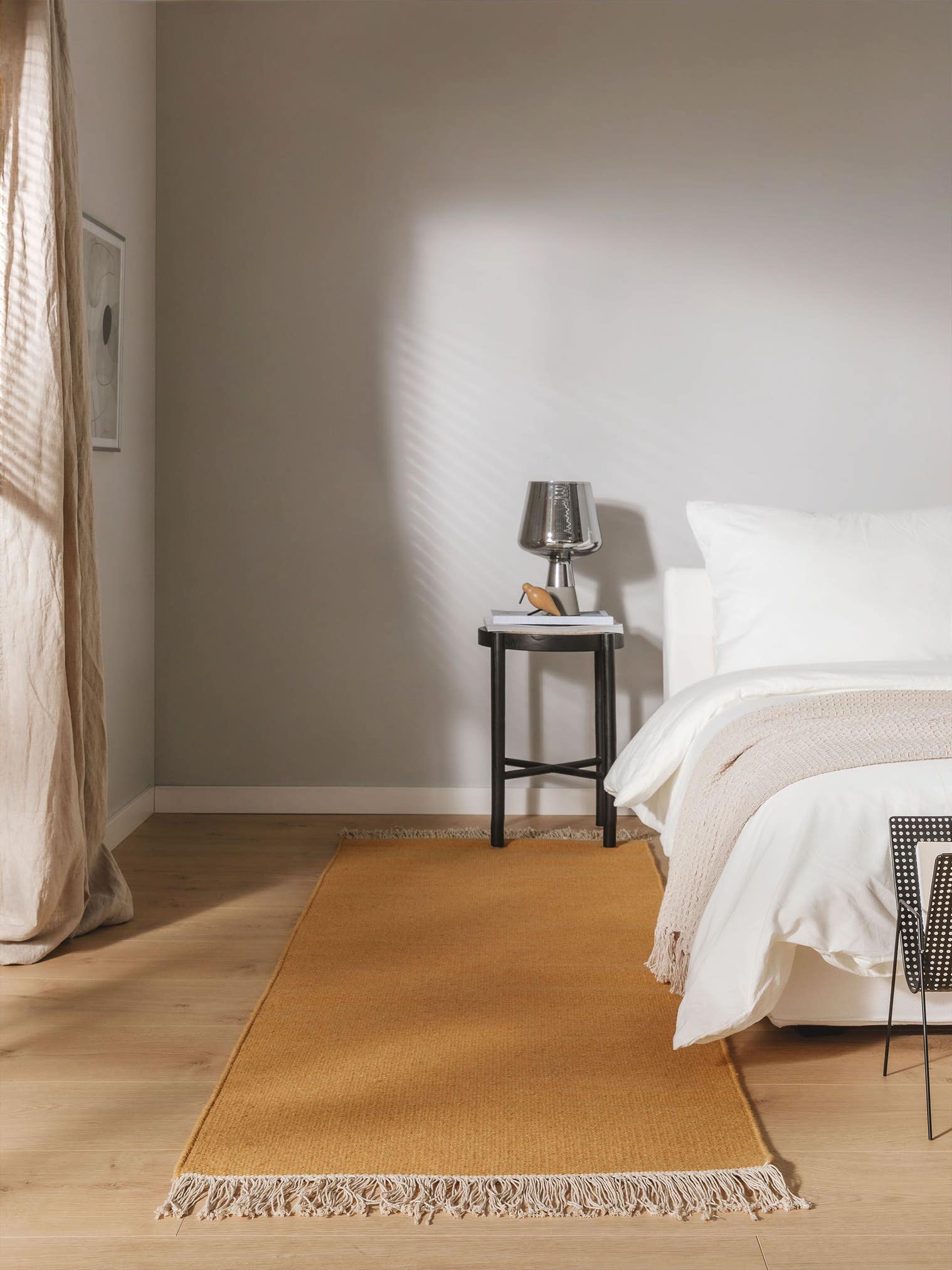 Rug made of 80% wool, 20% cotton in Yellow with a 1- 5 mm high pile by benuta Pop