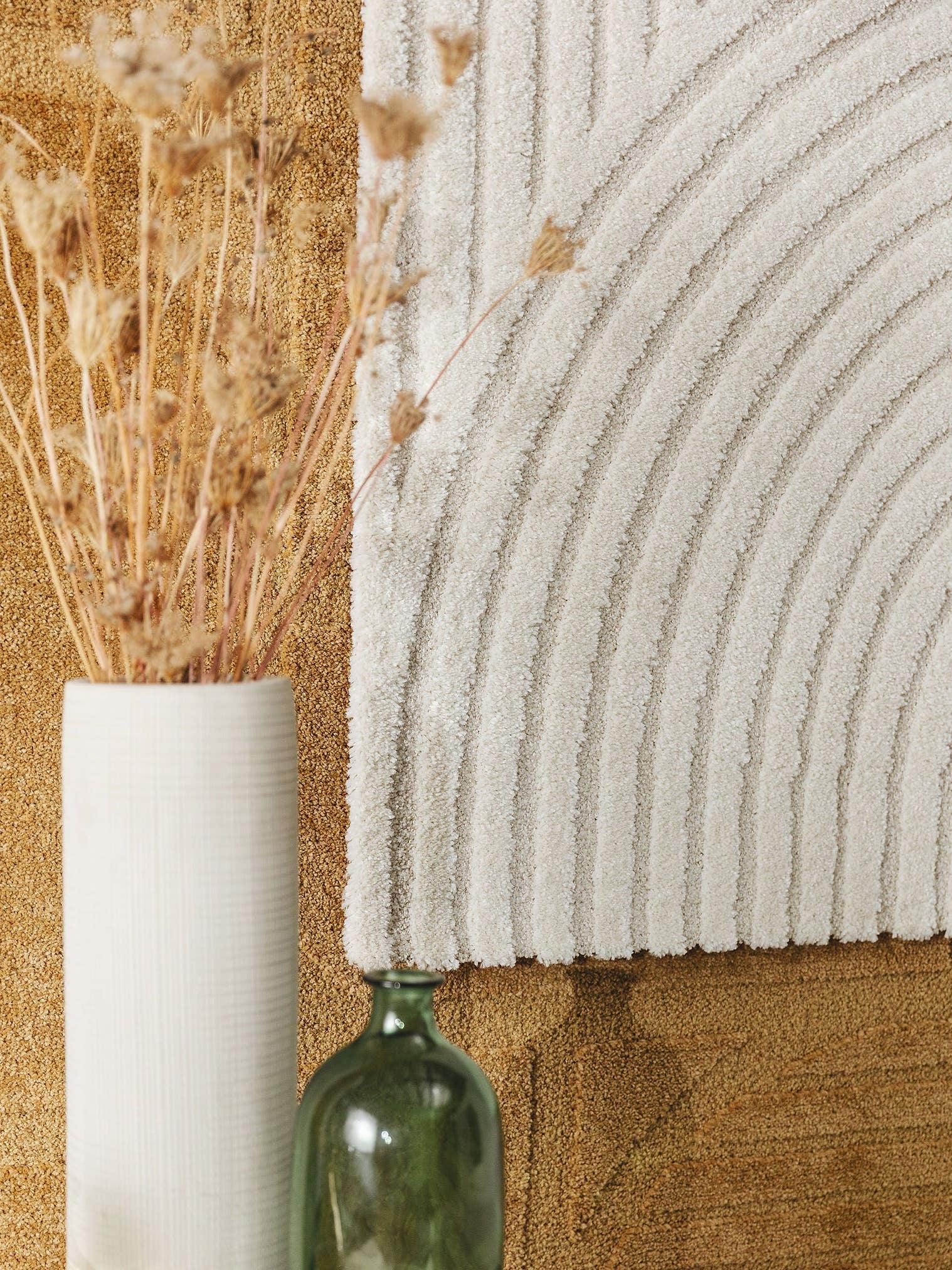 Teppe av 60 % polypropylen, 40 % polyester i Beige med 11 til 20 mm høy lugg fra benuta Nest
