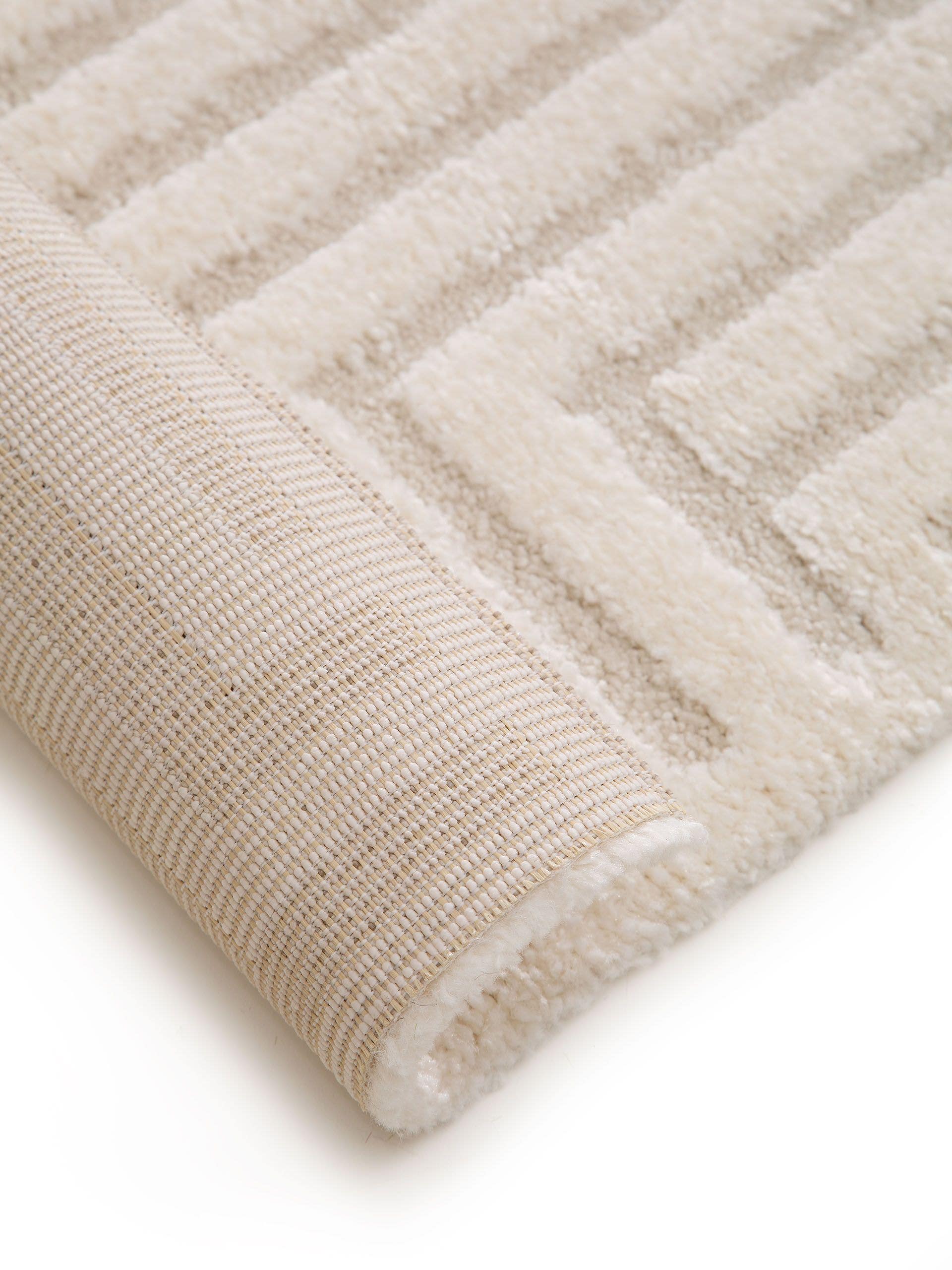 Matta av 60% polypropen, 40% polyester i Beige med 11 - 20 mm hög lugg från benuta Nest