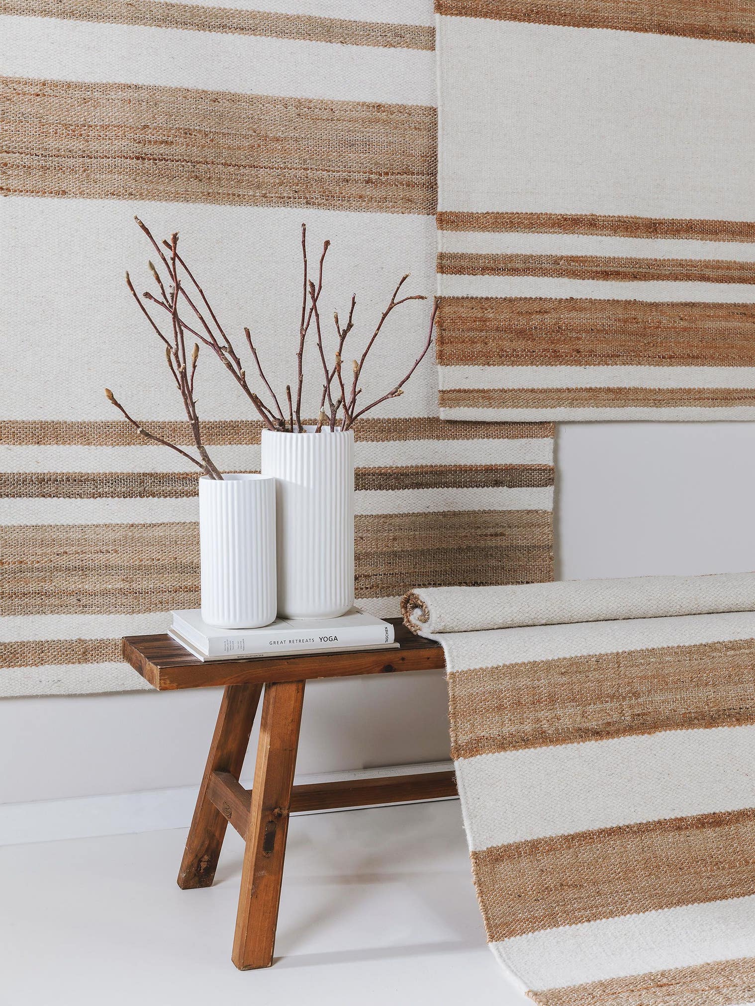 Teppich aus 45% Wolle, 35% Jute, 20% Baumwolle in Weiß mit bis 5 mm hohem Flor von benuta Pure