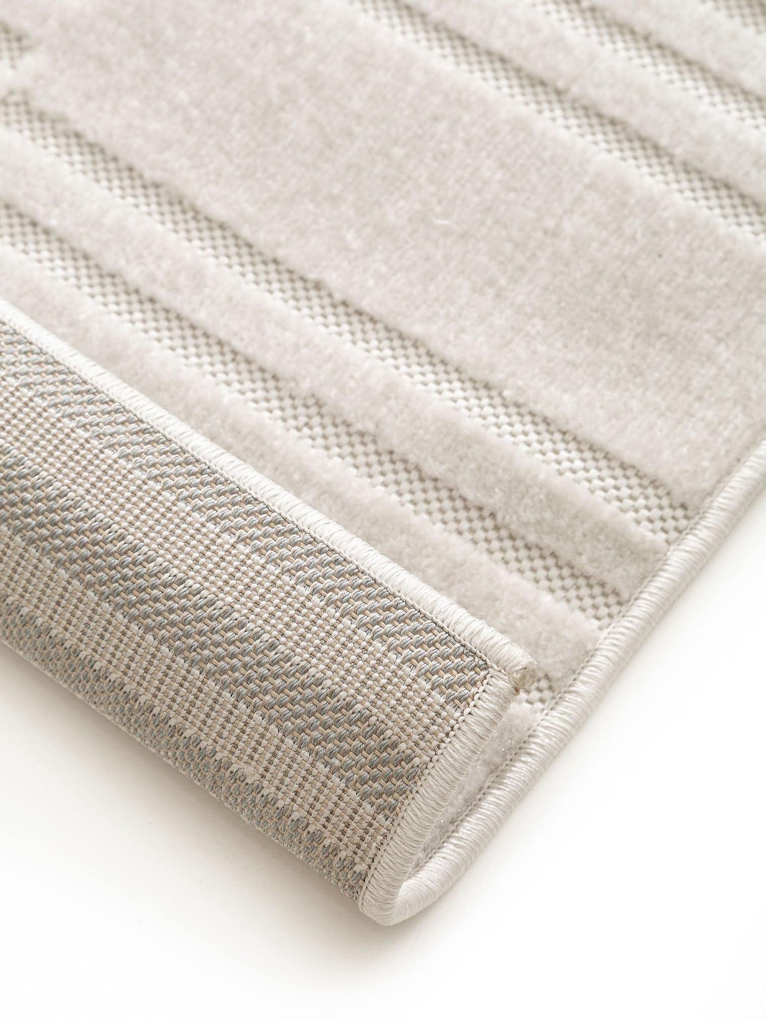 Teppich aus 100% Polypropylen in Weiß mit 6 bis 10 mm hohem Flor von benuta