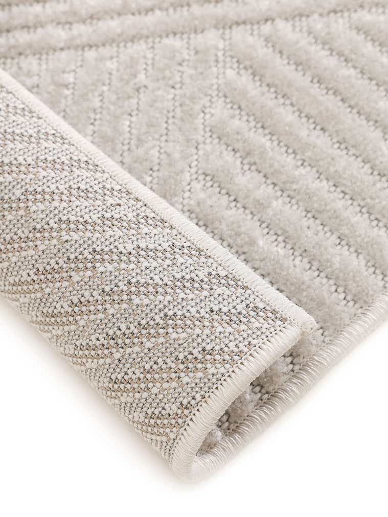 Rug made of 100% Polypropylene in White with a 6 - 10 mm high pile by benuta Pop