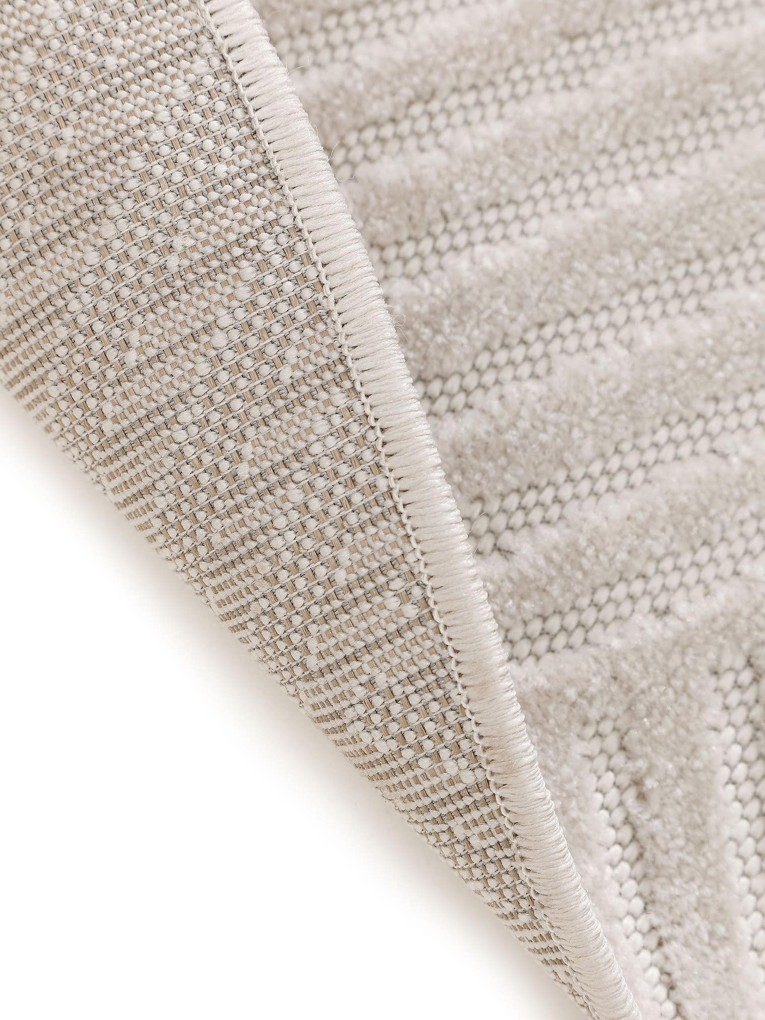 Teppich aus 100% Polypropylen in Weiß mit 6 bis 10 mm hohem Flor von benuta Pop