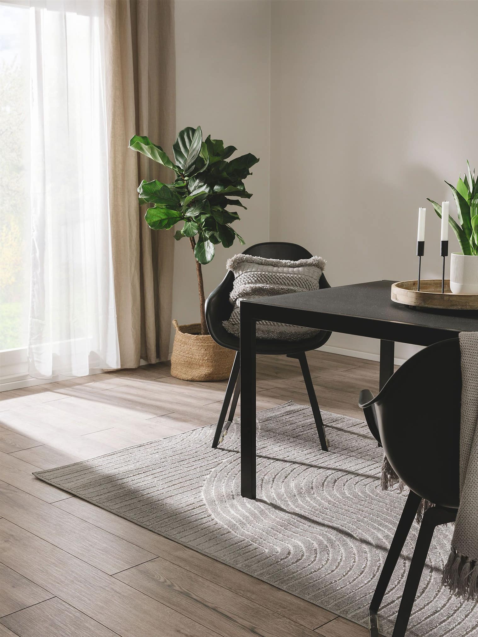 Matta av 100% Polypropylen i Grå med 6 - 10 mm hög lugg från benuta Pop