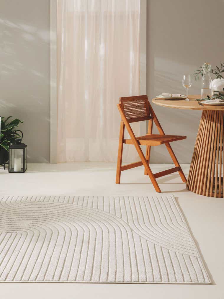 Rug made of 100% Polypropylene in White with a 6 - 10 mm high pile by benuta Pop