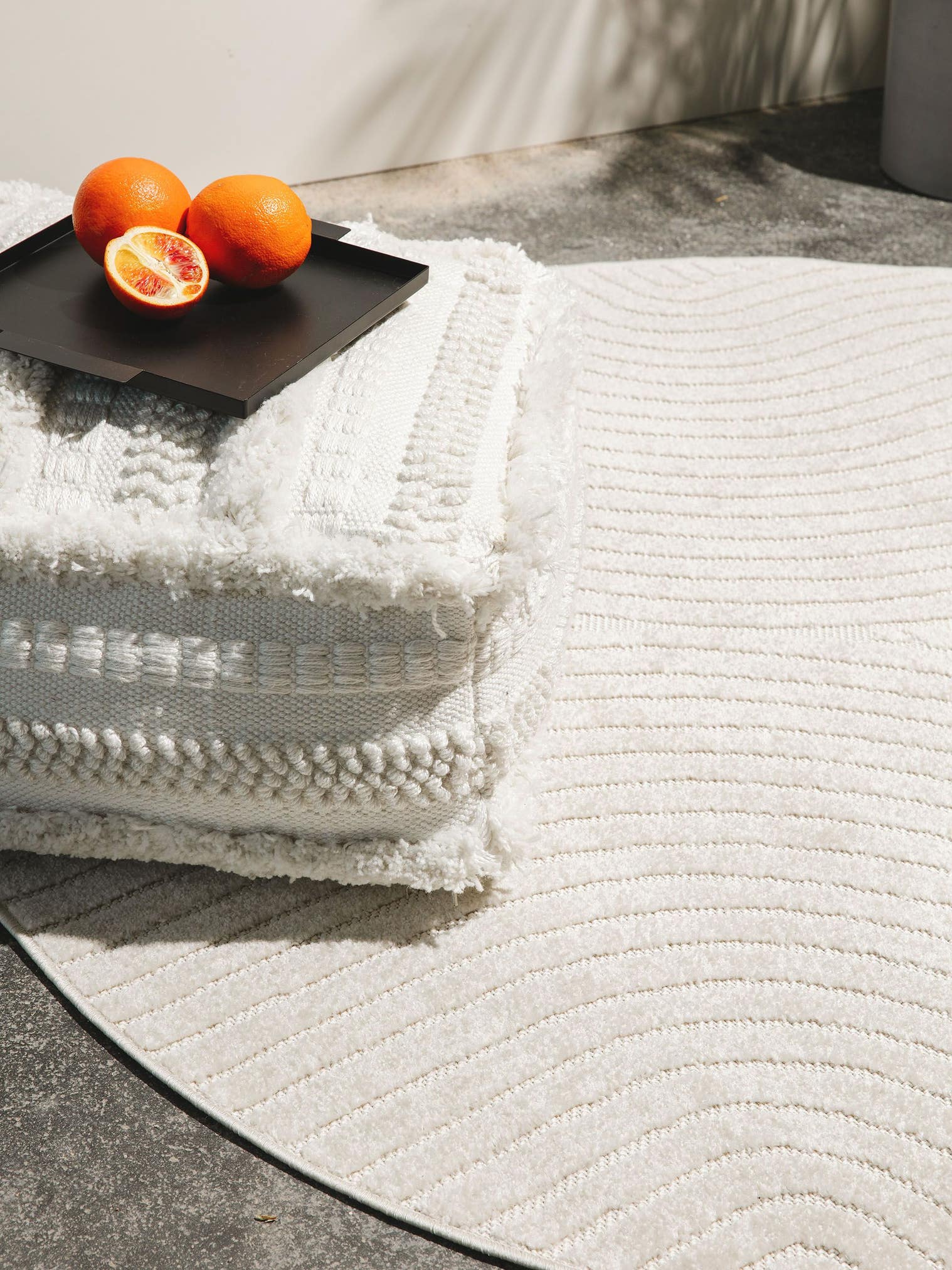 Teppich aus 100% Polypropylen in Weiß mit 6 bis 10 mm hohem Flor von benuta Pop