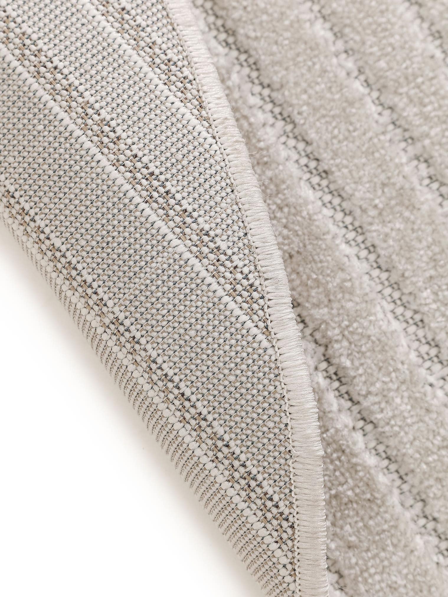 Teppich aus 100% Polypropylen in Weiß mit 6 bis 10 mm hohem Flor von benuta Pop