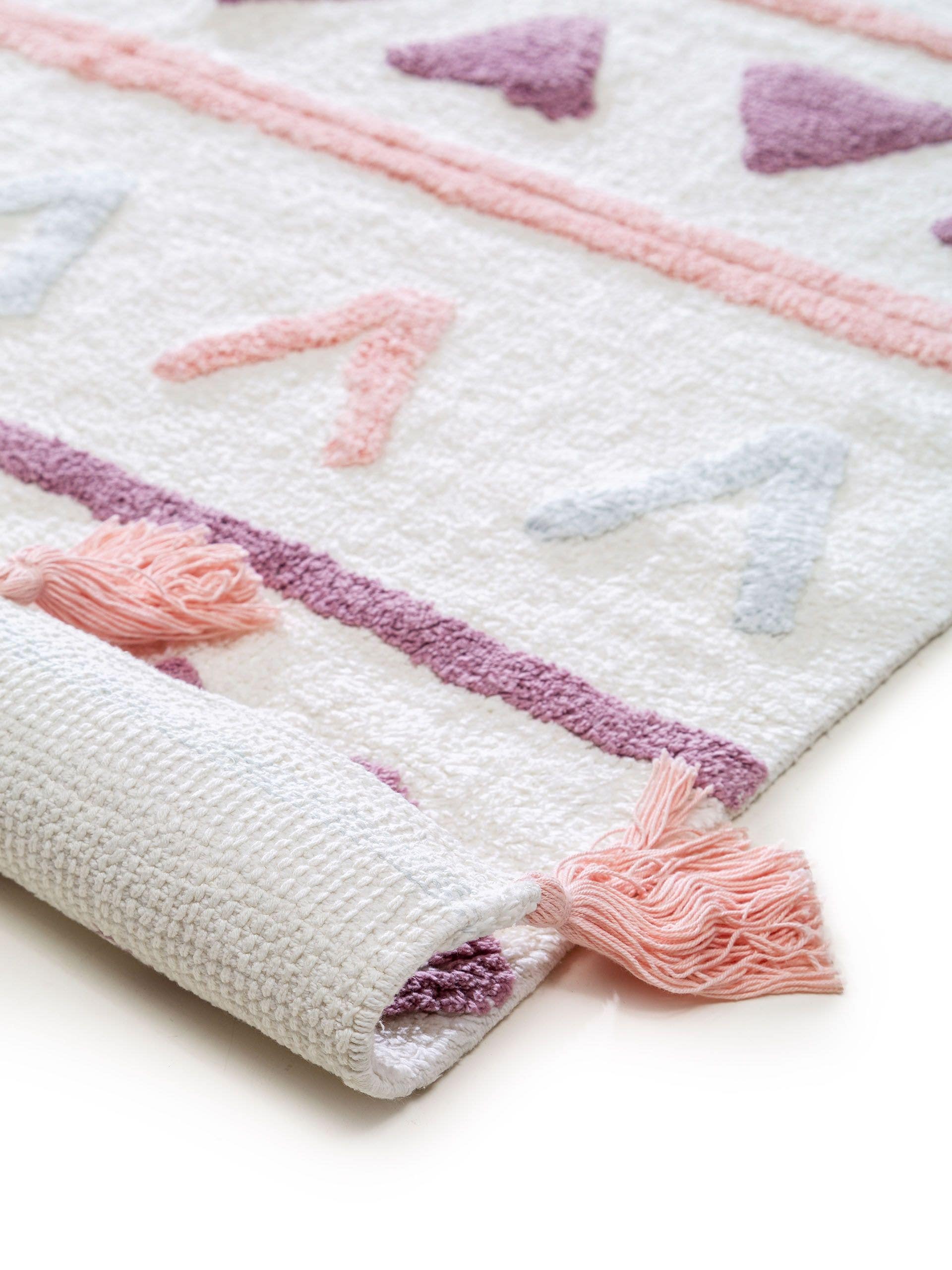 Rug made of 100% Cotton in Pink with a 6 - 10 mm high pile by Lytte