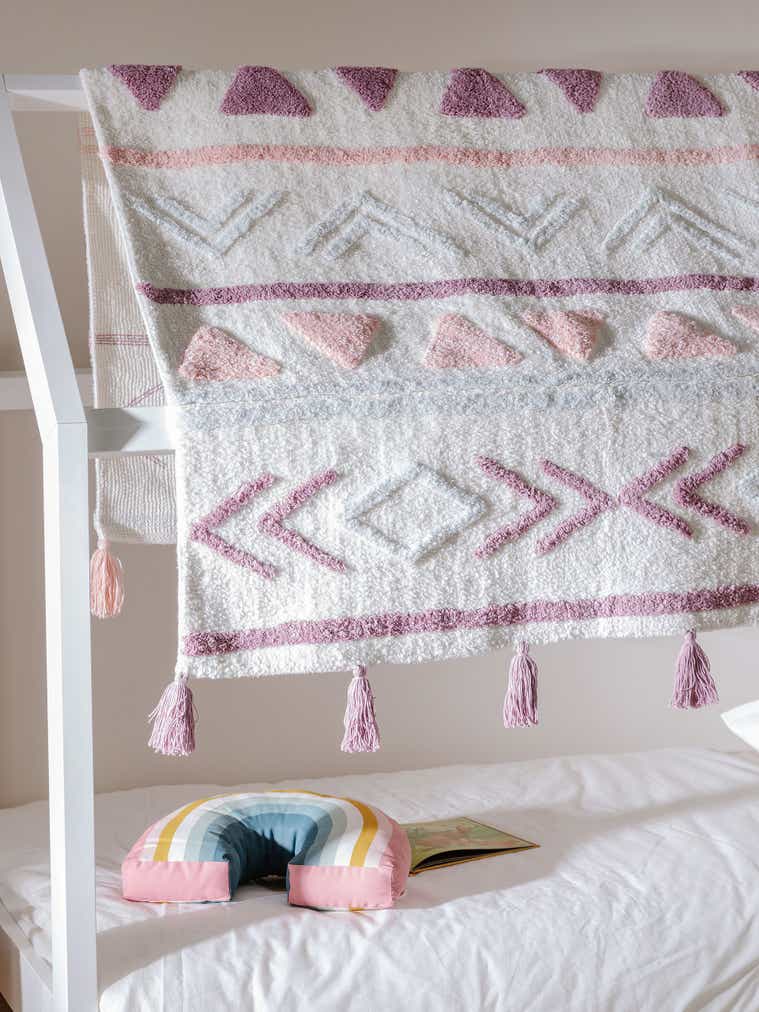 Rug made of 100% Cotton in Pink with a 6 - 10 mm high pile by Lytte