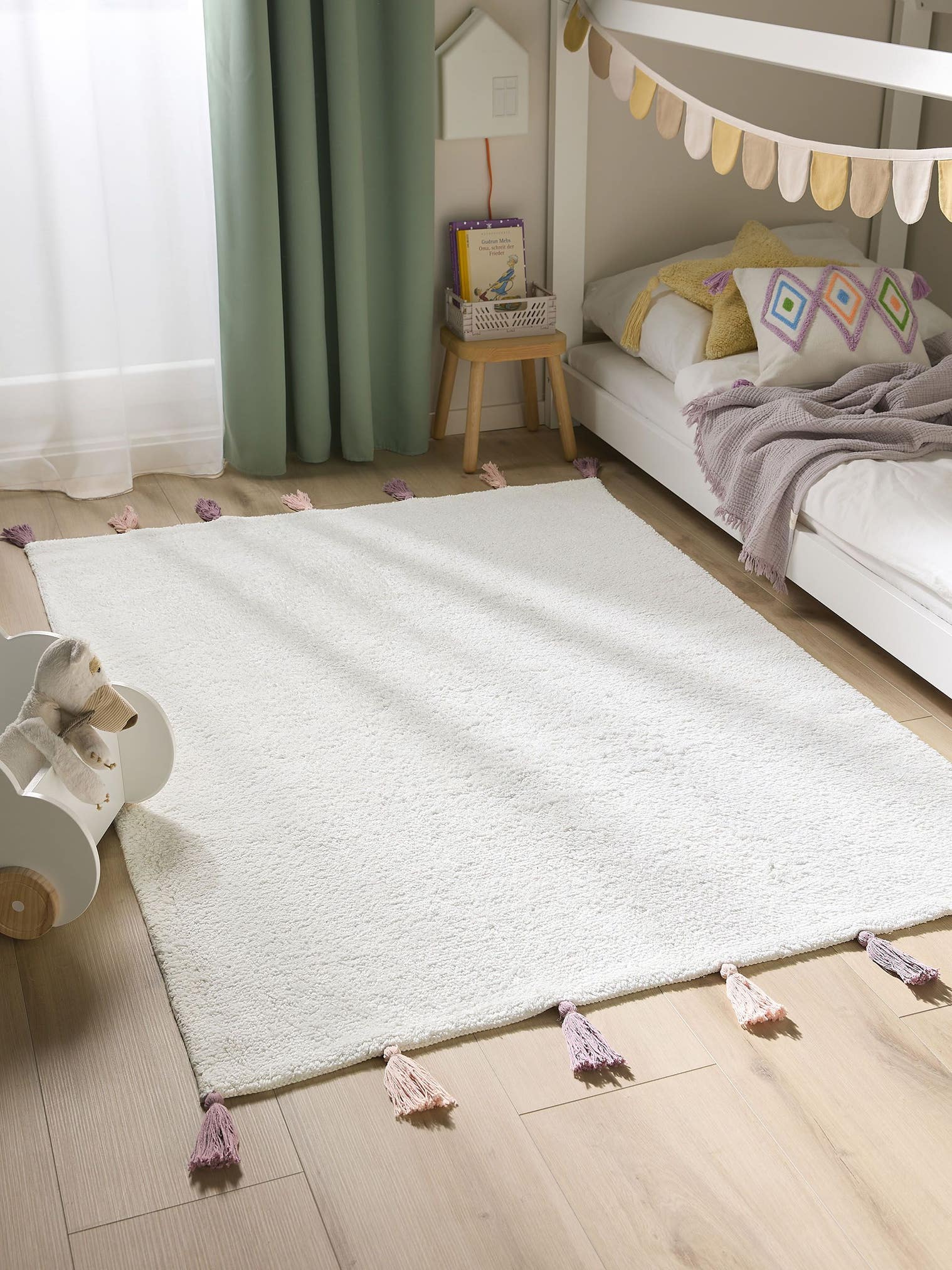 Teppich aus 100% Baumwolle in Weiß mit 6 bis 10 mm hohem Flor von Lytte