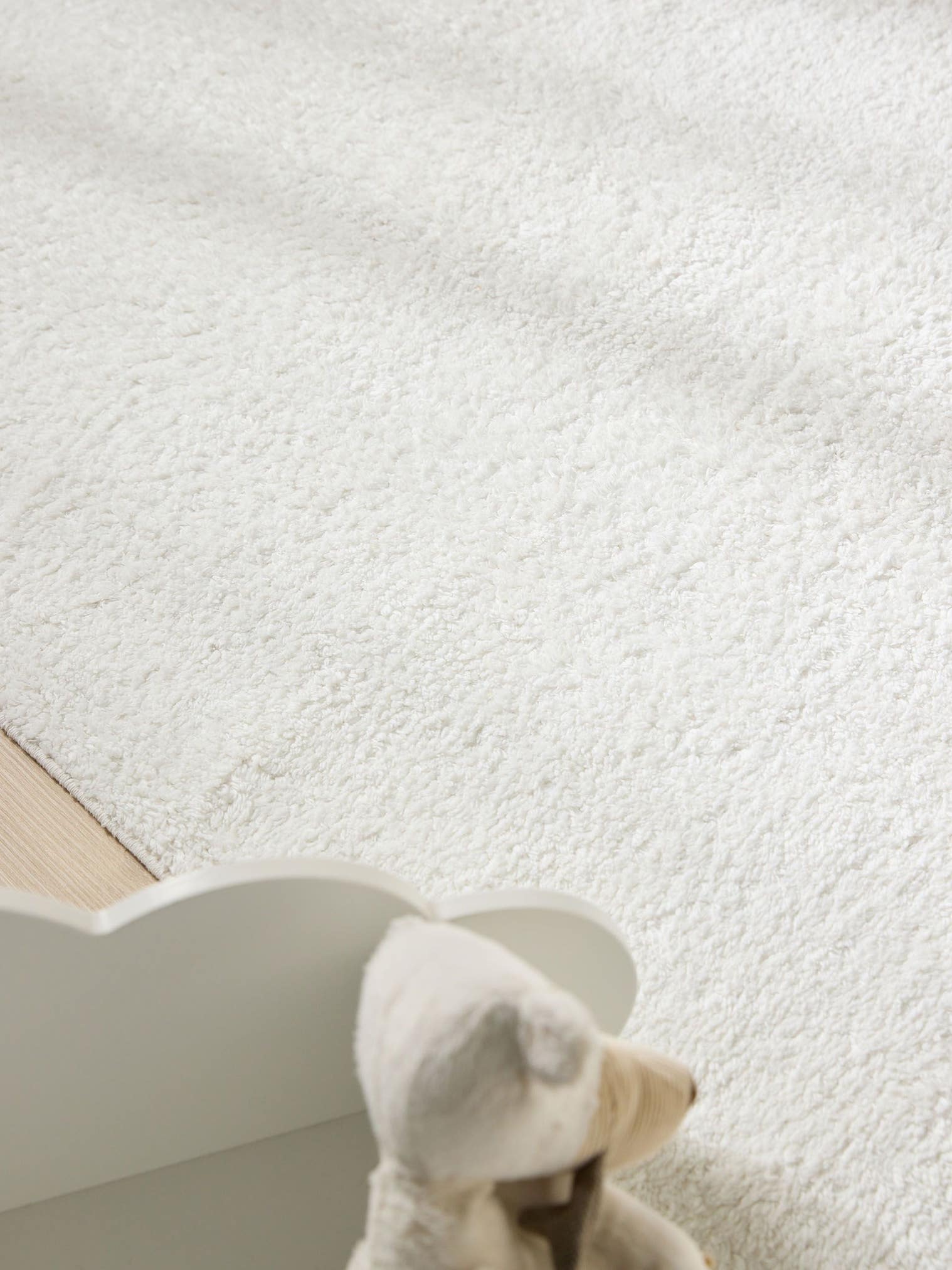 Teppich aus 100% Baumwolle in Weiß mit 6 bis 10 mm hohem Flor von Lytte