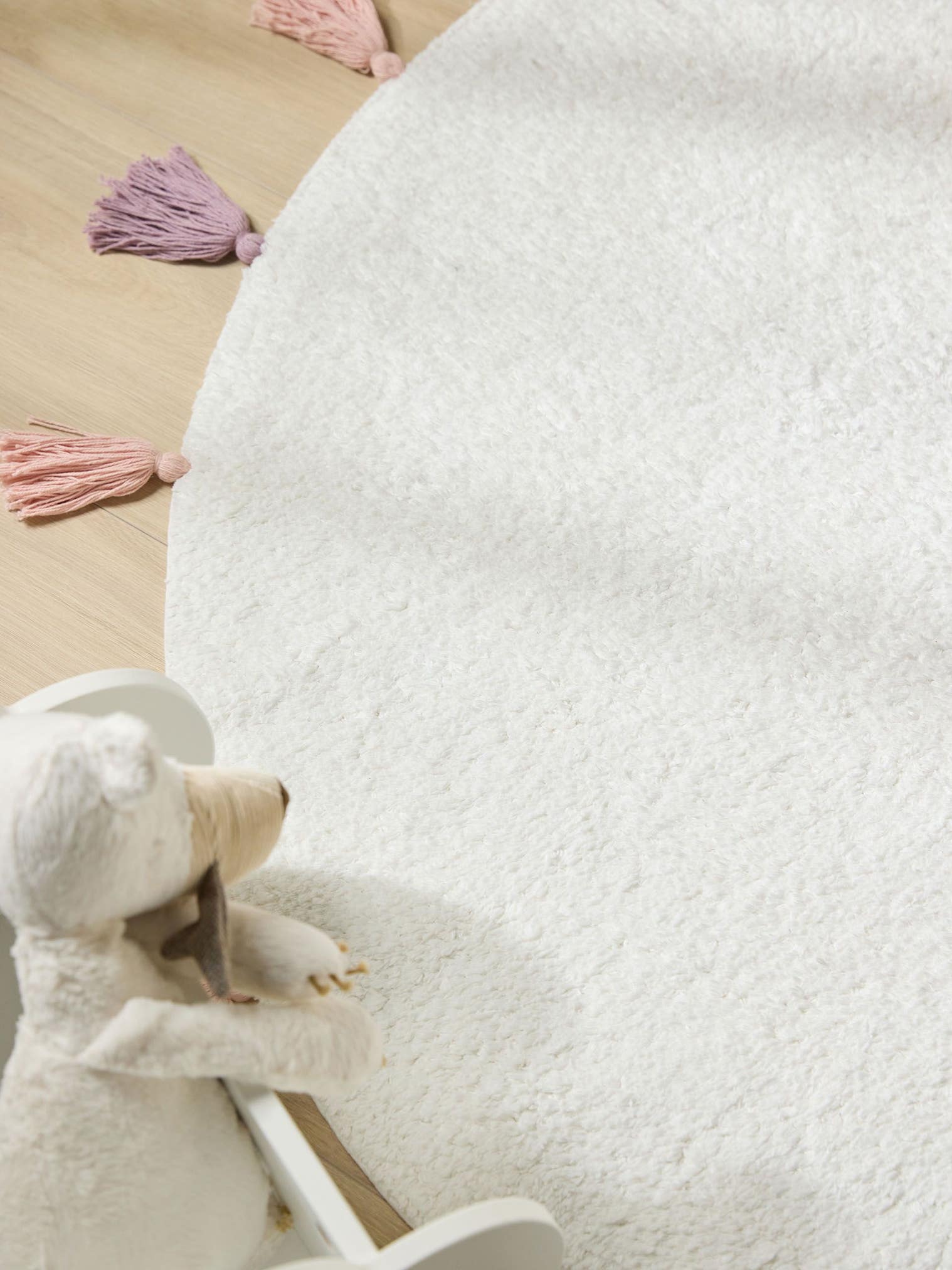 Teppich aus 100% Baumwolle in Weiß mit 6 bis 10 mm hohem Flor von Lytte