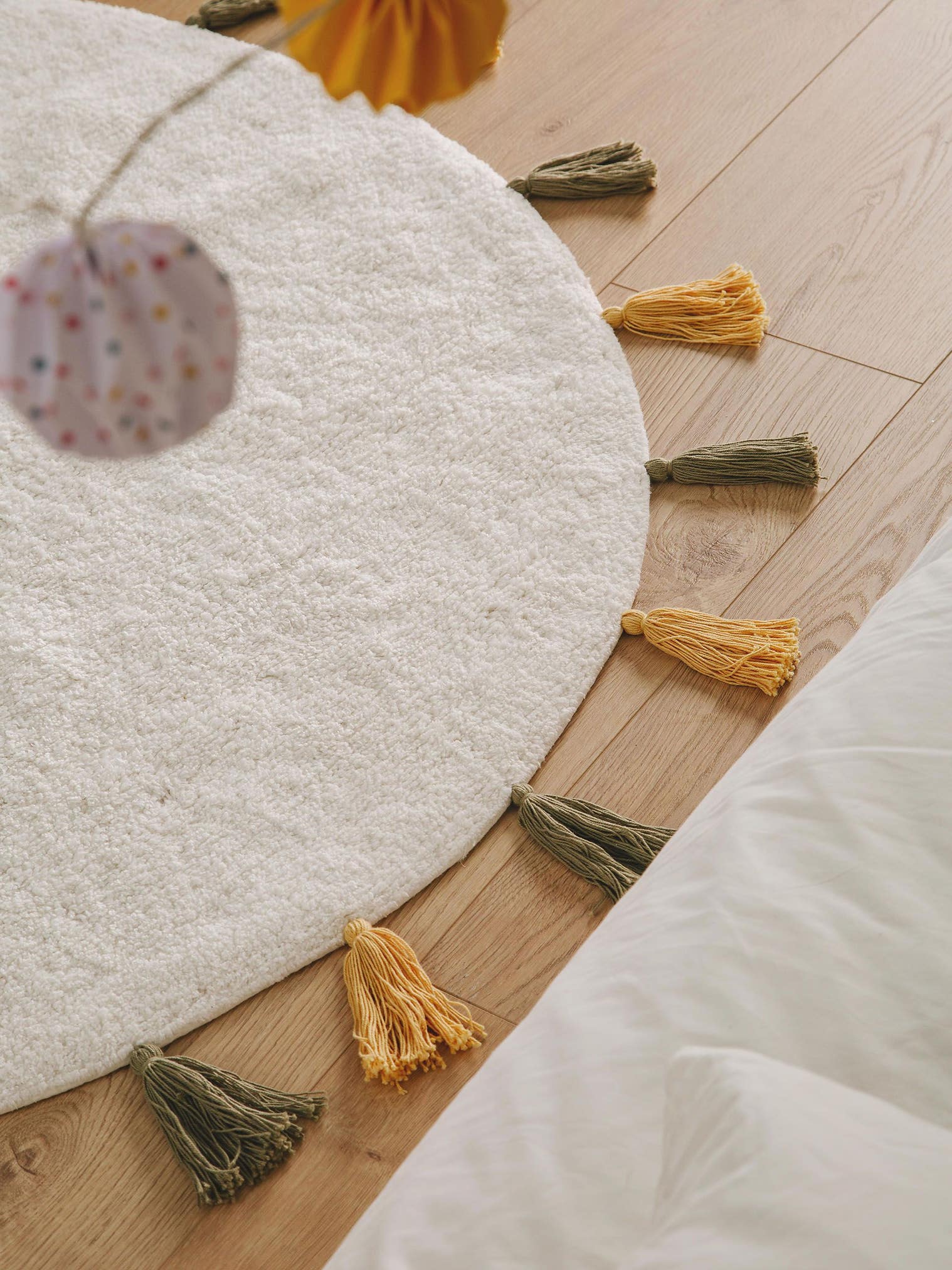 Teppich aus 100% Baumwolle in Weiß mit 6 bis 10 mm hohem Flor von Lytte