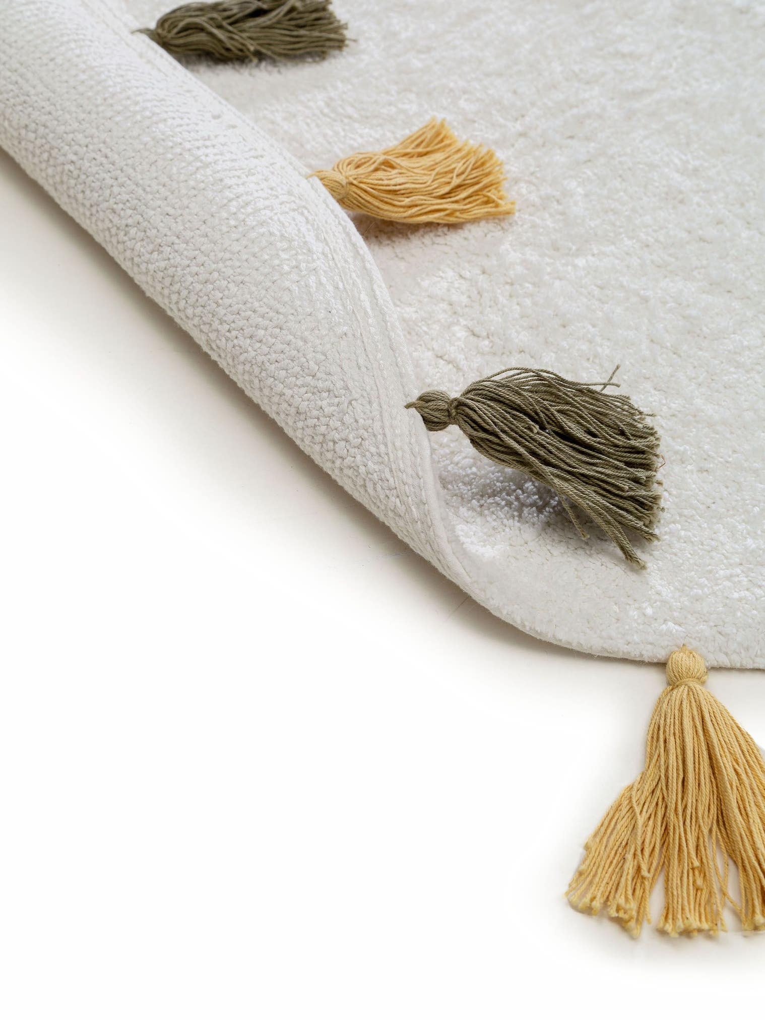 Teppich aus 100% Baumwolle in Weiß mit 6 bis 10 mm hohem Flor von Lytte