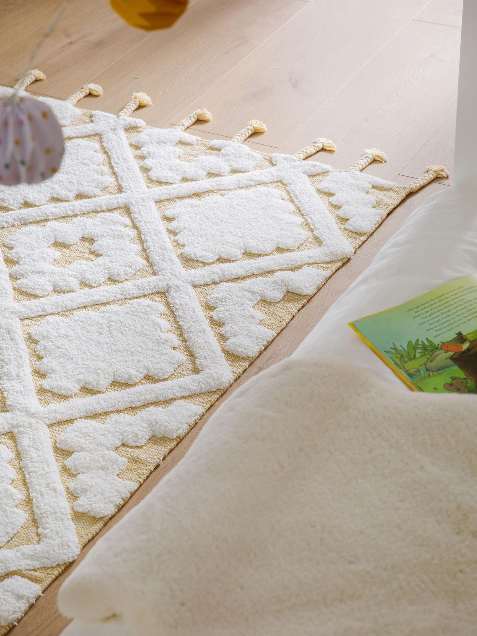 Teppich aus 100% Baumwolle in Gelb mit 6 bis 10 mm hohem Flor von Lytte
