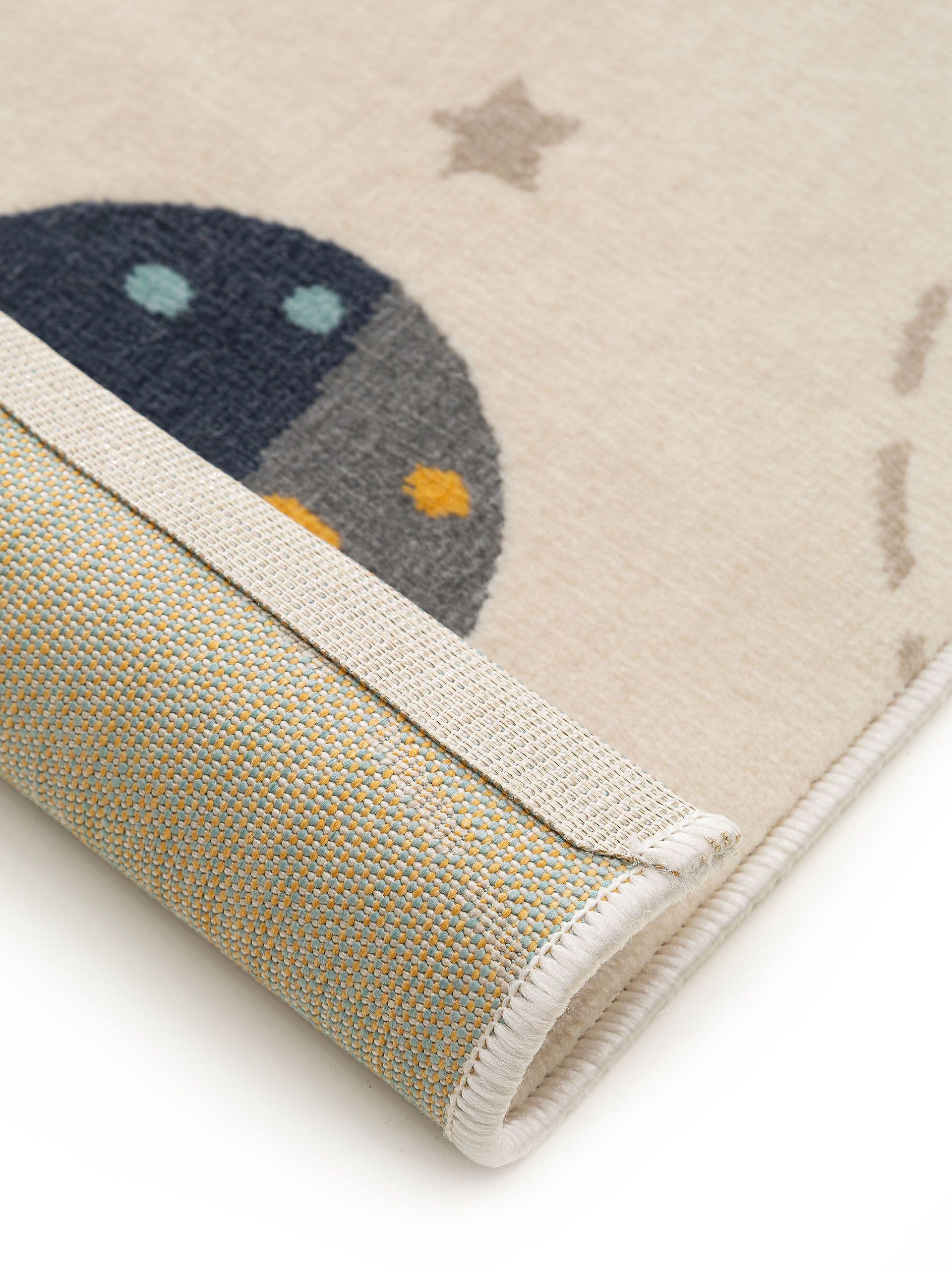 Rug made of 100% Polypropylene in Beige with a 6 - 10 mm high pile by Lytte