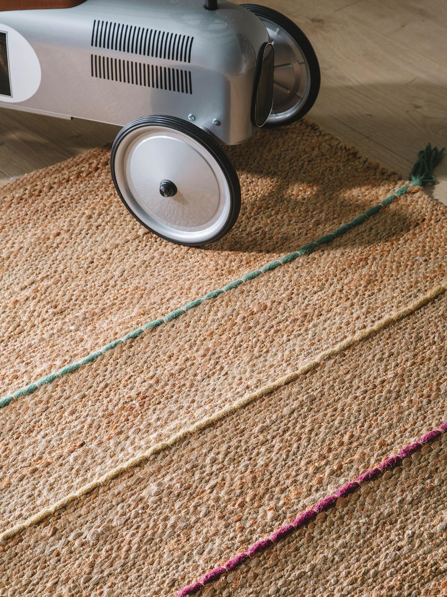 Tapis en 95% Jute, 5% Coton en Multicouleur avec une pile de 1- 5 mm de hauteur de Lytte