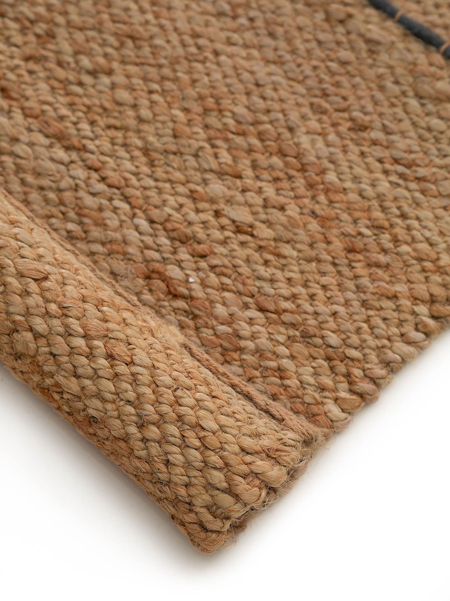 Teppich aus 95% Jute, 5% Baumwolle in Multicolor mit bis 5 mm hohem Flor von Lytte