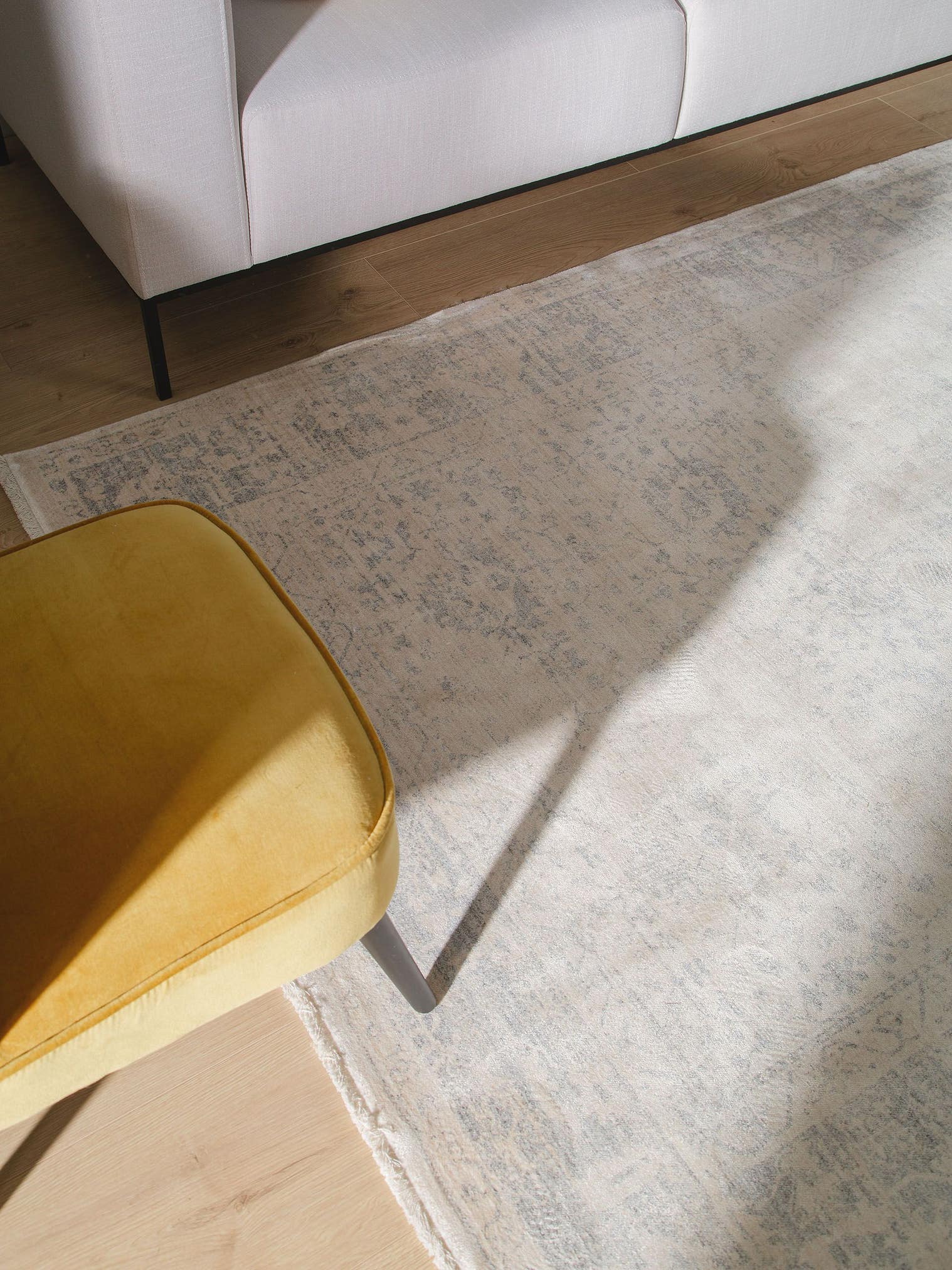 Rug made of 100% Viscose in Beige with a 1- 5 mm high pile by benuta Pop
