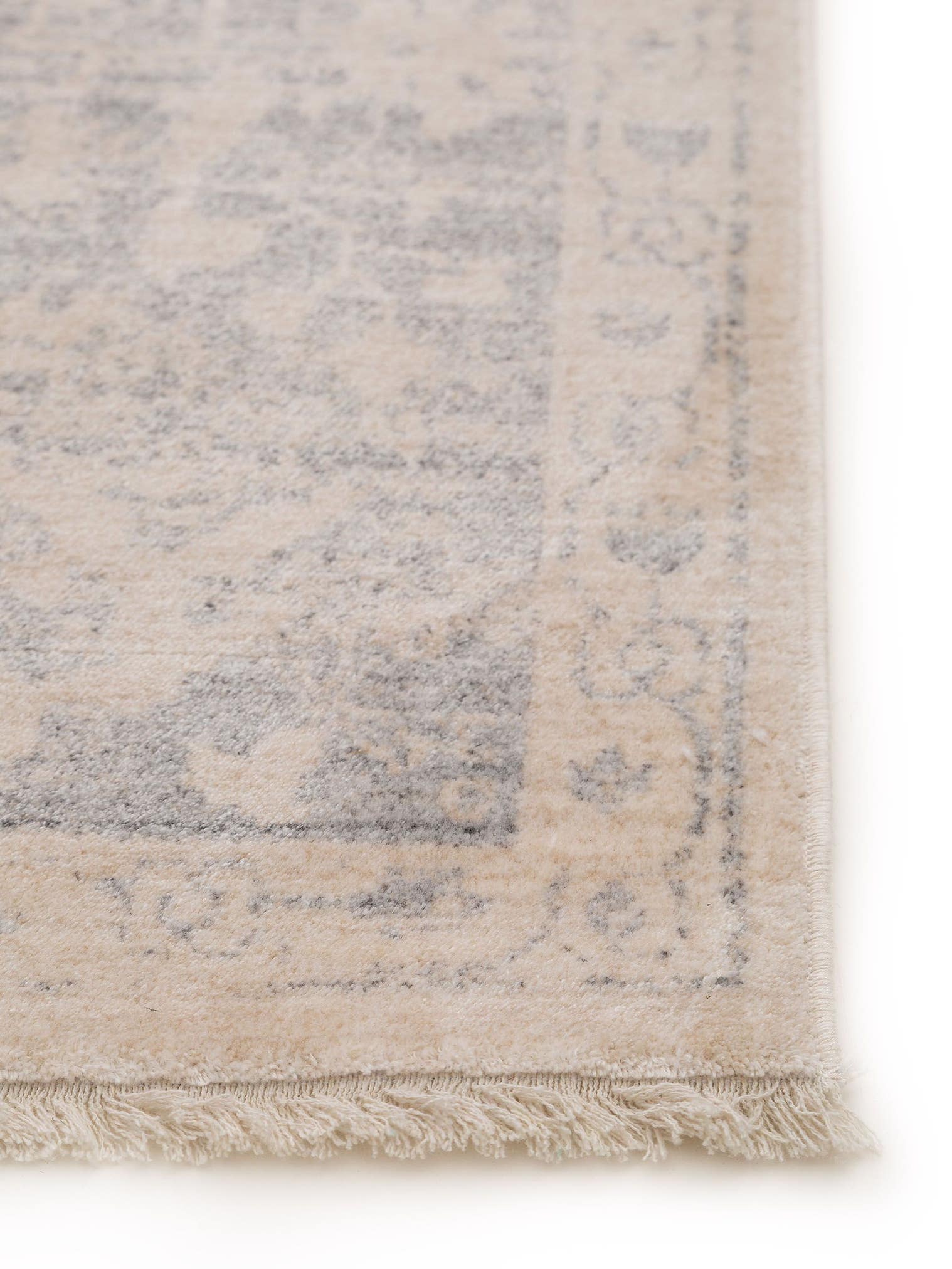 Rug made of 100% Viscose in Beige with a 1- 5 mm high pile by benuta Pop