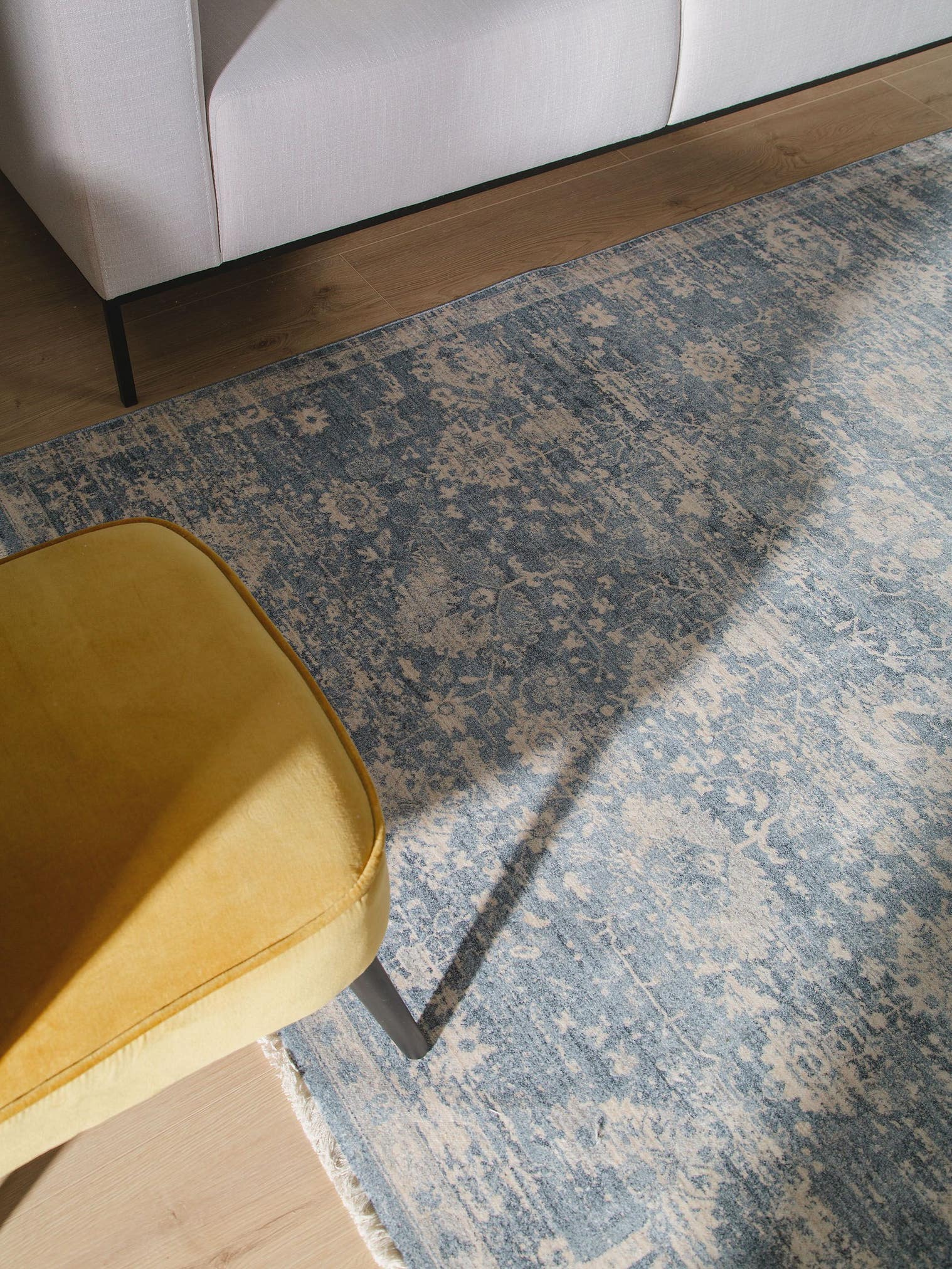 Rug made of 100% Viscose in Blue with a 1- 5 mm high pile by benuta Pop