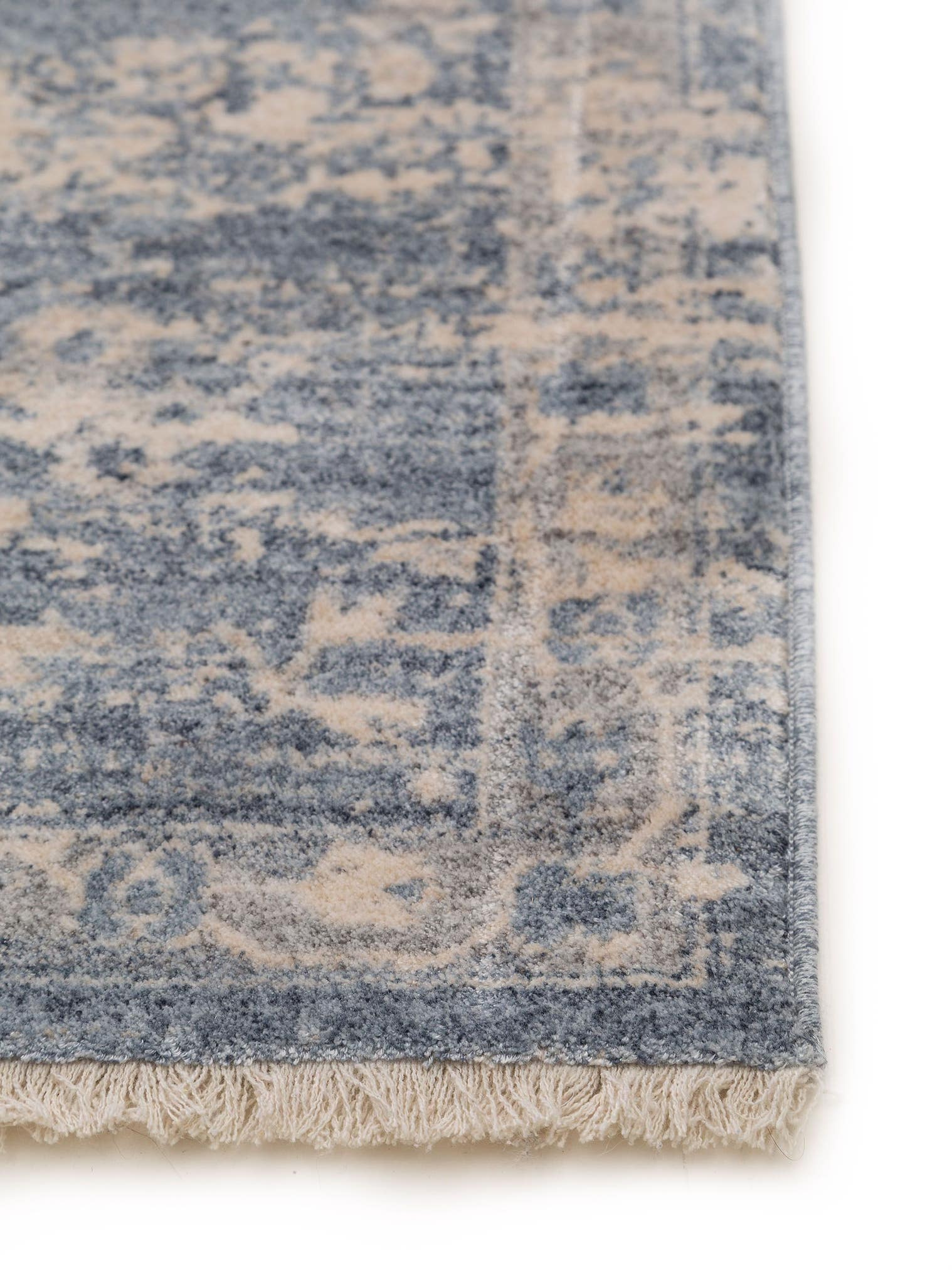 Rug made of 100% Viscose in Blue with a 1- 5 mm high pile by benuta Pop