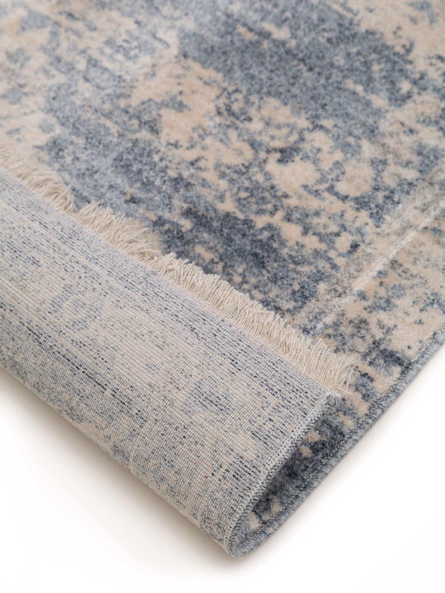 Rug made of 100% Viscose in Blue with a 1- 5 mm high pile by benuta Pop