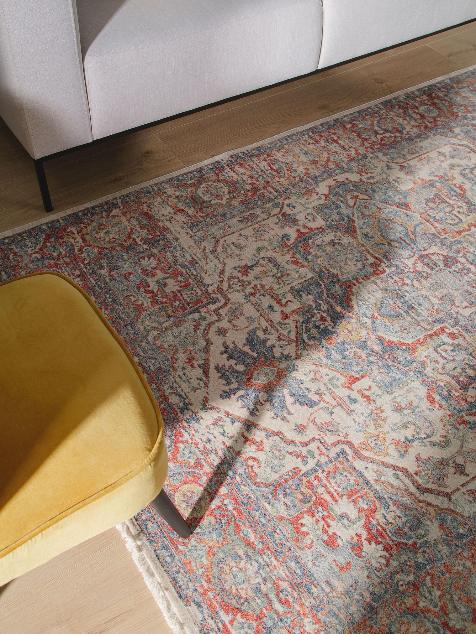 Teppich aus 100% Viskose in Multicolor mit bis 5 mm hohem Flor von benuta Pop