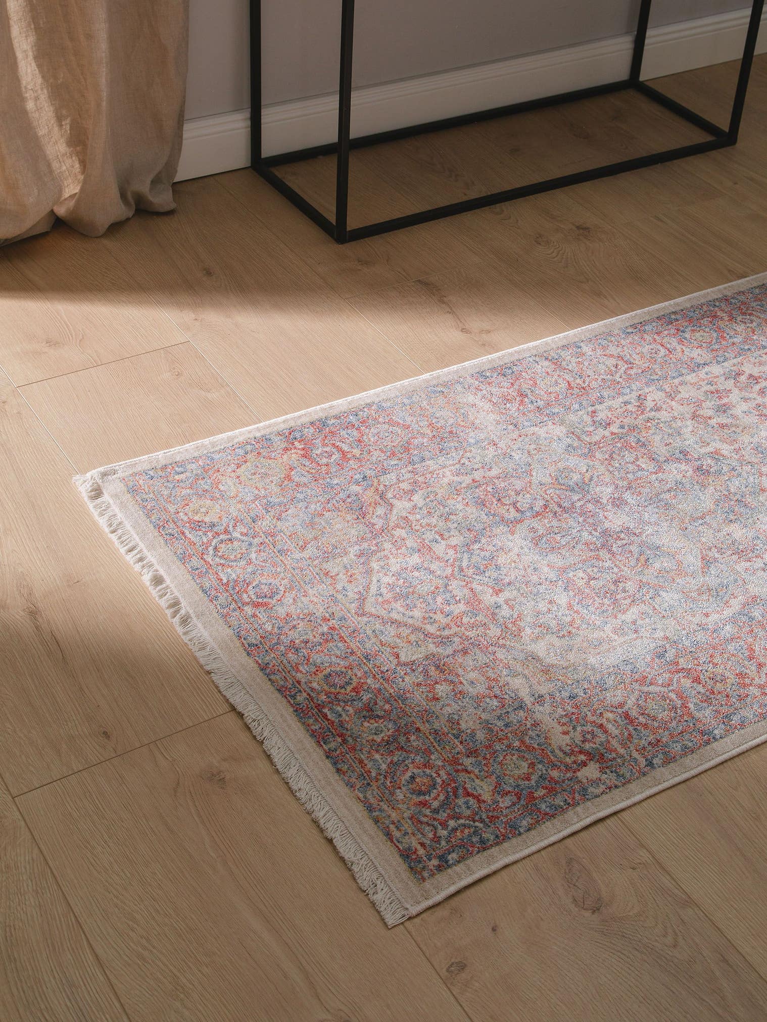 Teppich aus 100% Viskose in Multicolor mit bis 5 mm hohem Flor von benuta Pop