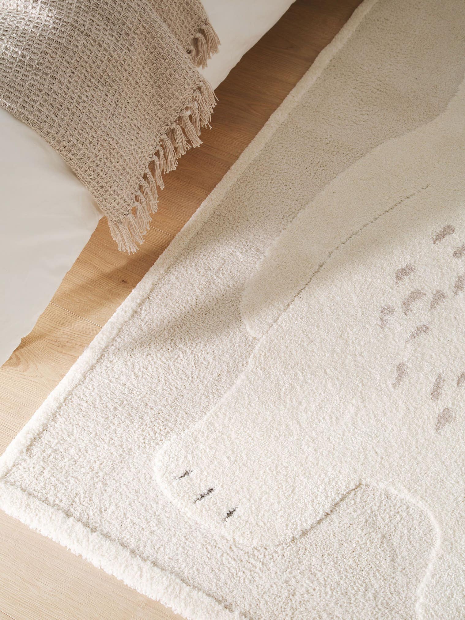 Teppich aus 60% Polypropylen, 40% Polyester in Beige mit 11 bis 20 mm hohem Flor von Lytte