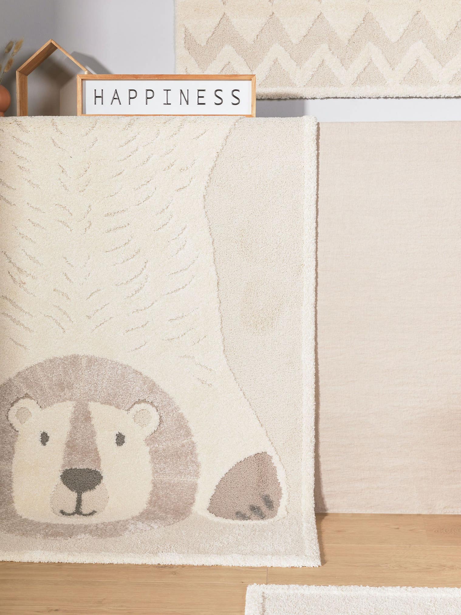 Alfombra de 60% Polipropileno, 40% Poliéster en Beige con un pelo de {{Placeholder_Pile Height}} de altura de Lytte